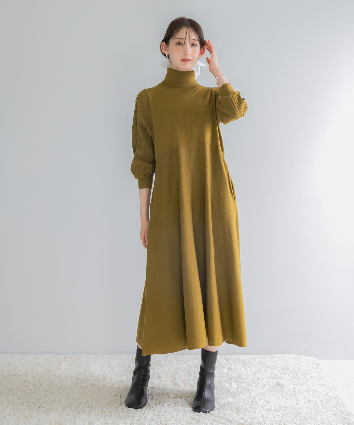 URBAN RESEARCH ROSSO「『WEB/一部店舗限定』タートルネックデザインスリーブワンピース」|ワンピース|