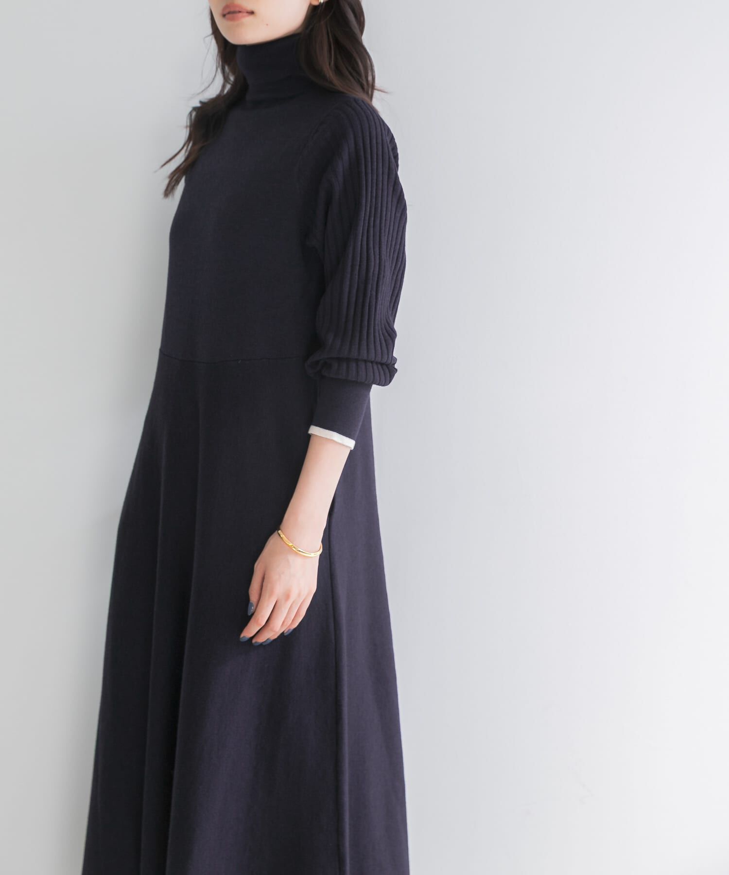 URBAN RESEARCH ROSSO「『WEB/一部店舗限定』タートルネックデザインスリーブワンピース」|ワンピース|ネイビー