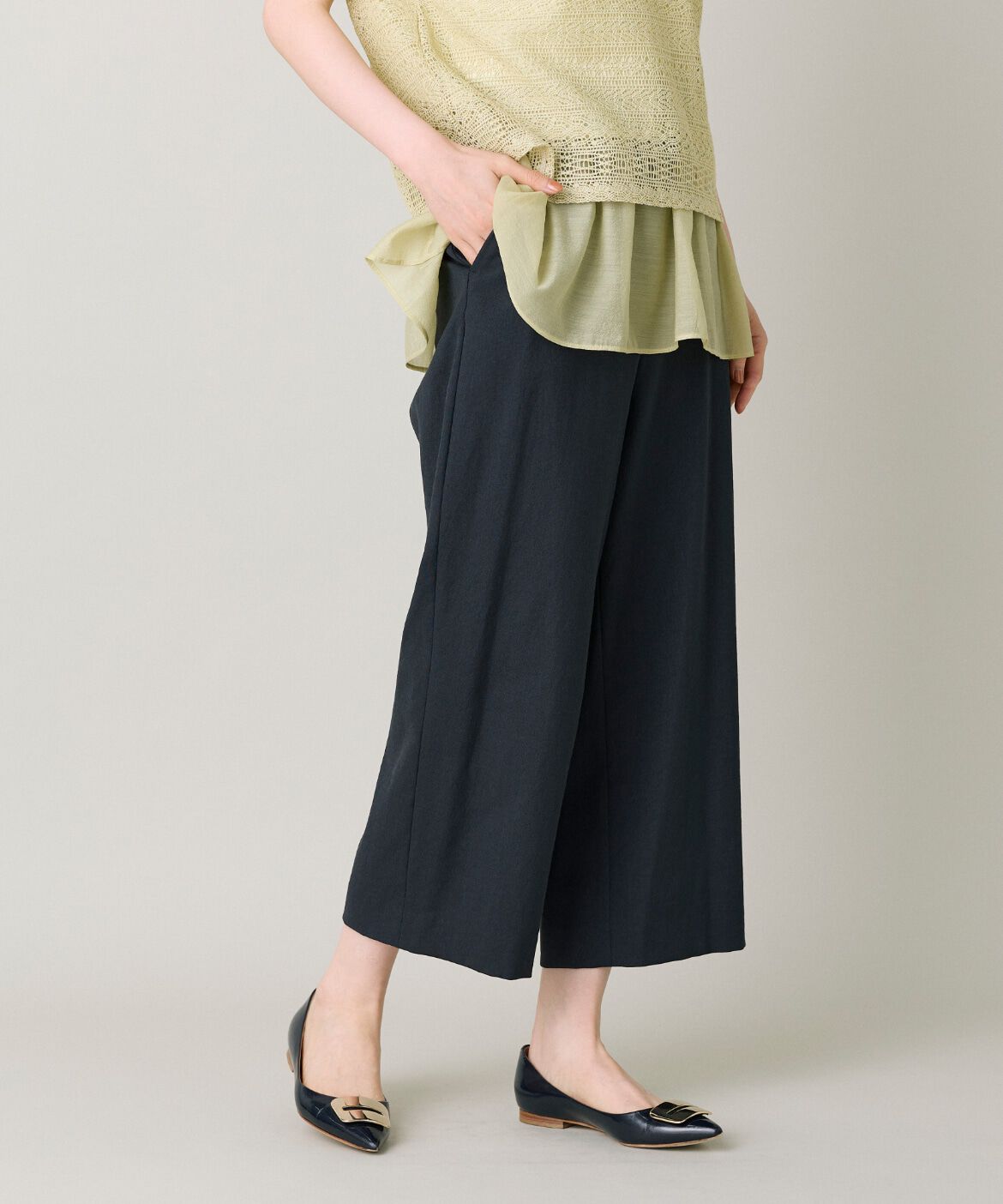 7-IDconcept.「《大きいサイズ》ワイドクロップトパンツ」|その他|ブラック