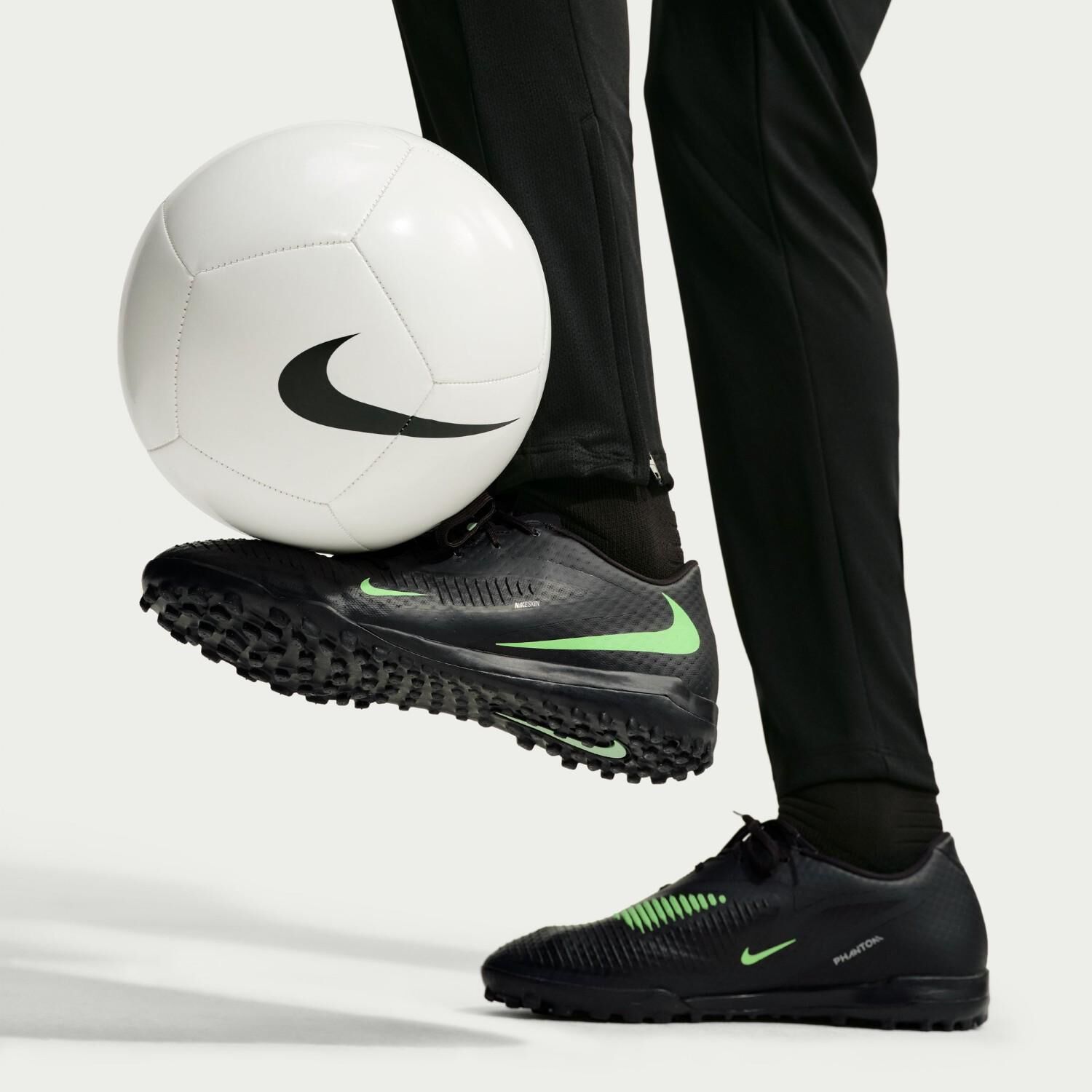 NIKE「【NIKE】PHANTOM 6 LOW ACAD TF」|スニーカー|