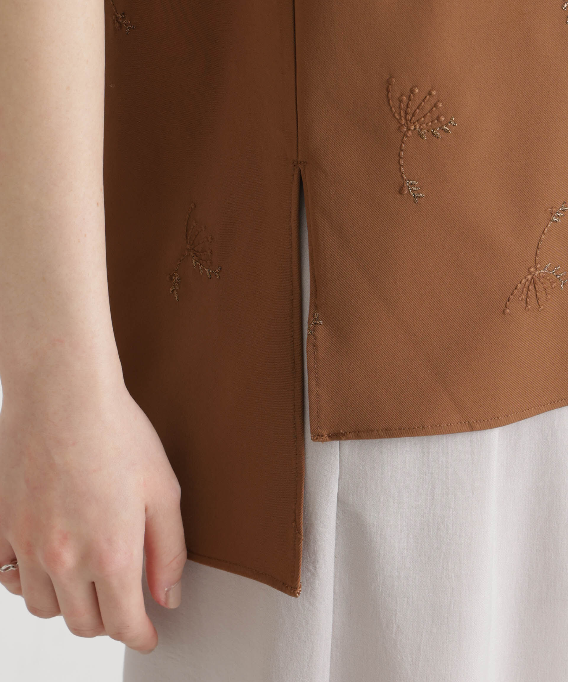 nano･universe「刺繍ツイルタンクブラウス(セットアップ可)」|シャツ・ブラウス|