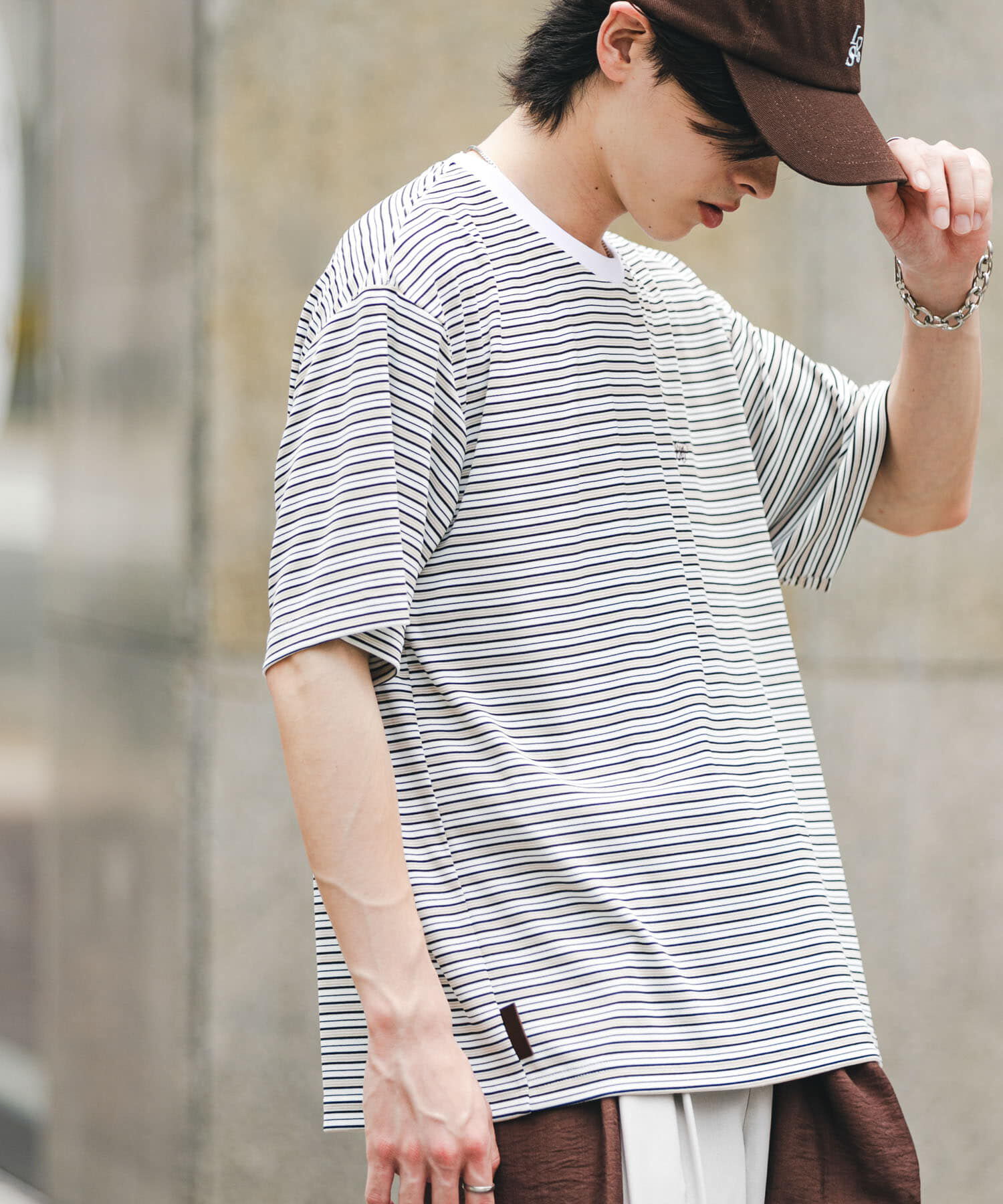SENSE OF PLACE by URBAN RESEARCH「ワンポイントシシュウロゴTシャツ」|Tシャツ・カットソー|
