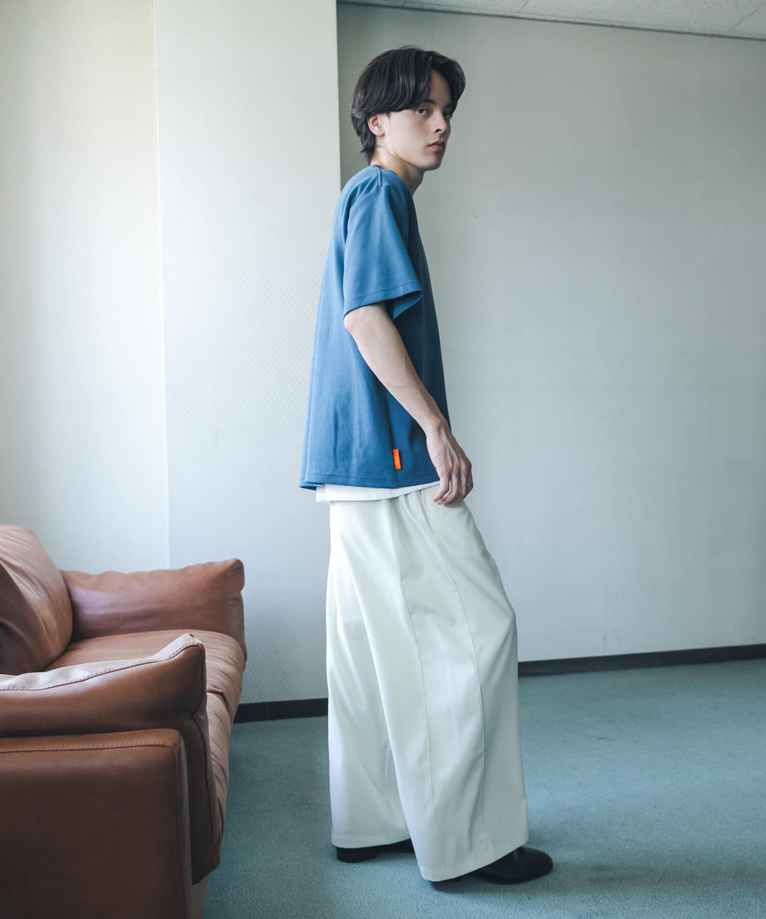 SENSE OF PLACE by URBAN RESEARCH「ワンポイントシシュウロゴTシャツ」|Tシャツ・カットソー|