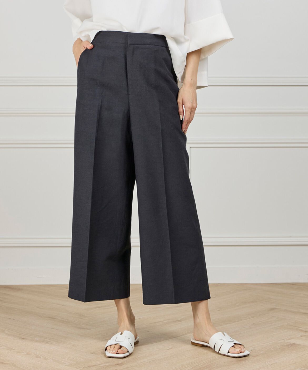 DAY by DAY it&rsquo;s international「ﾘﾈﾝﾜｲﾄﾞｸﾛｯﾌﾟﾄﾞﾊﾟﾝﾂ|凛と涼しい､上品ﾄﾞﾚｰﾌﾟの」|その他|ネイビー