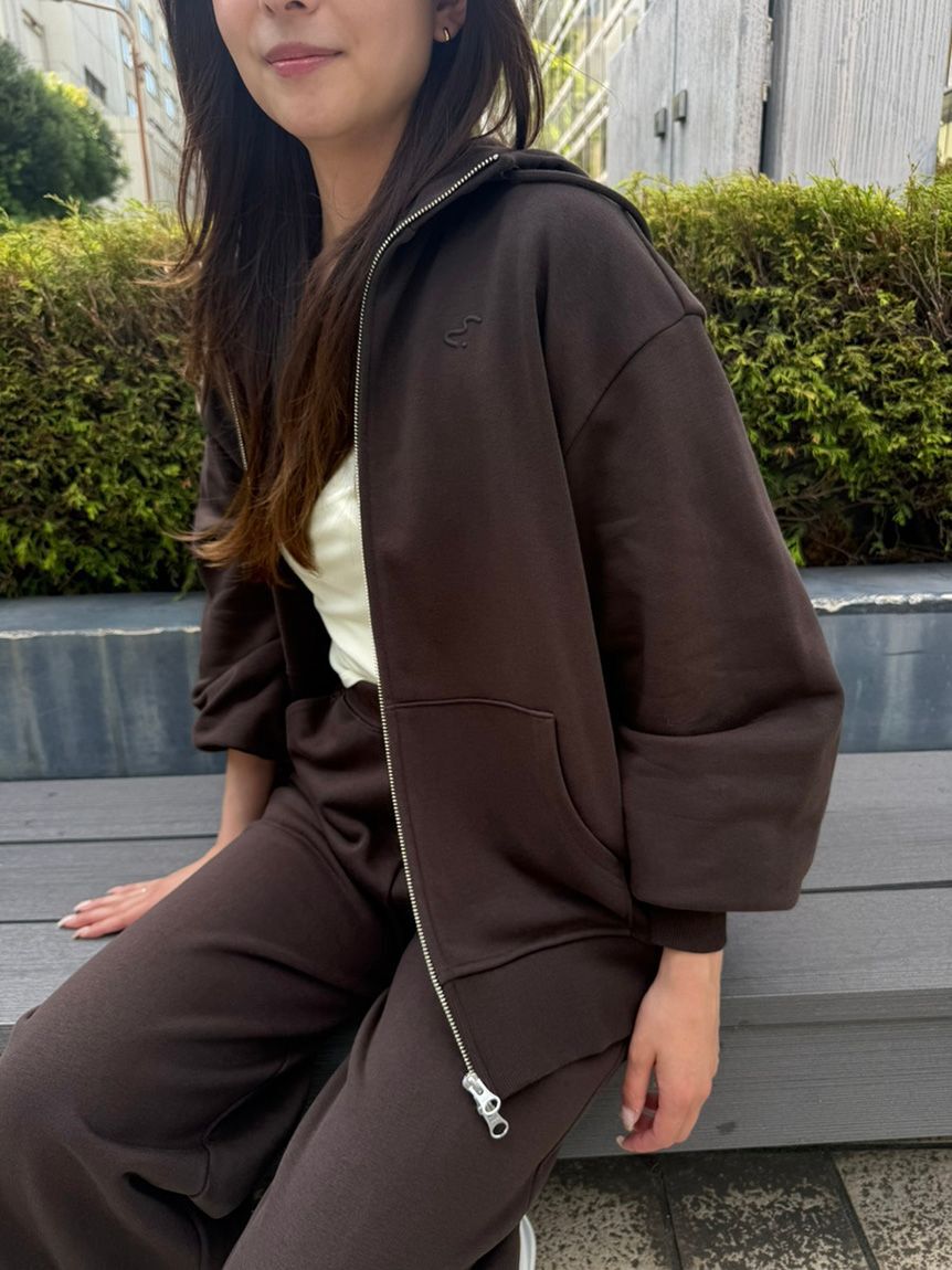 emmi atelier「【W&T】ジップアップフーディー/オーバーサイズ【セットアップ対応】」|パーカー|