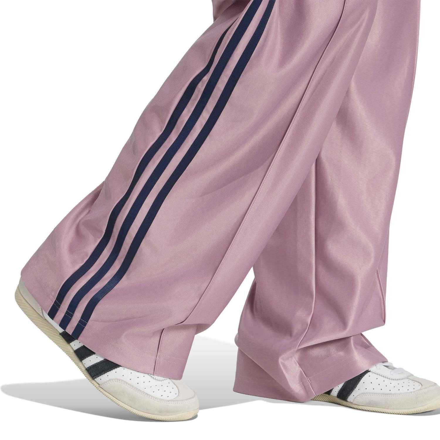 adidas「【ADIDAS ｳｪｱ】W METALLIC FIREBIRD LOOSE TP」|チノ|
