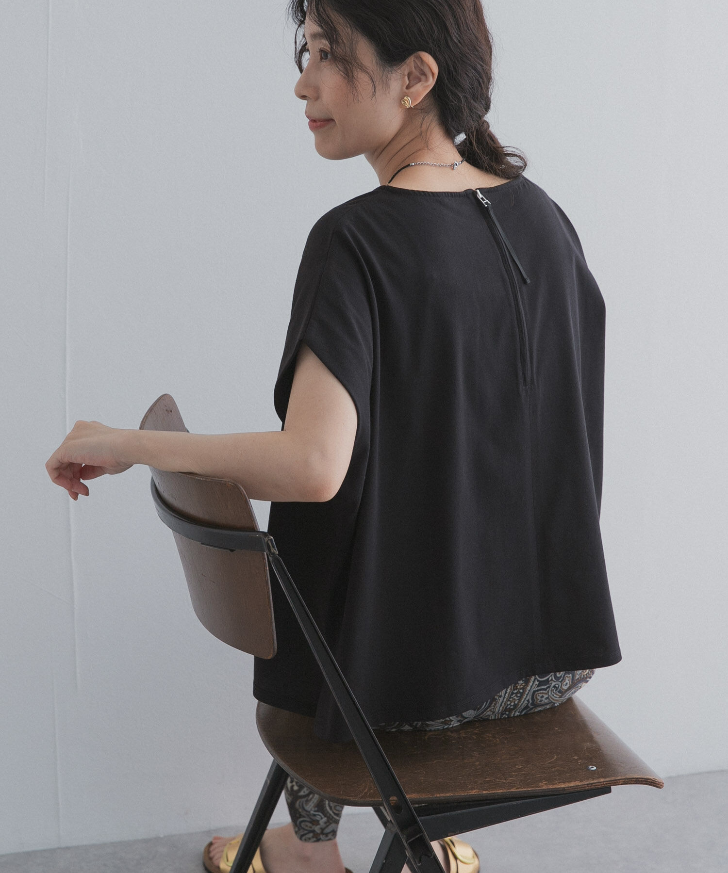 URBAN RESEARCH DOORS「バックジッププルオーバー」|Tシャツ・カットソー|ブラック