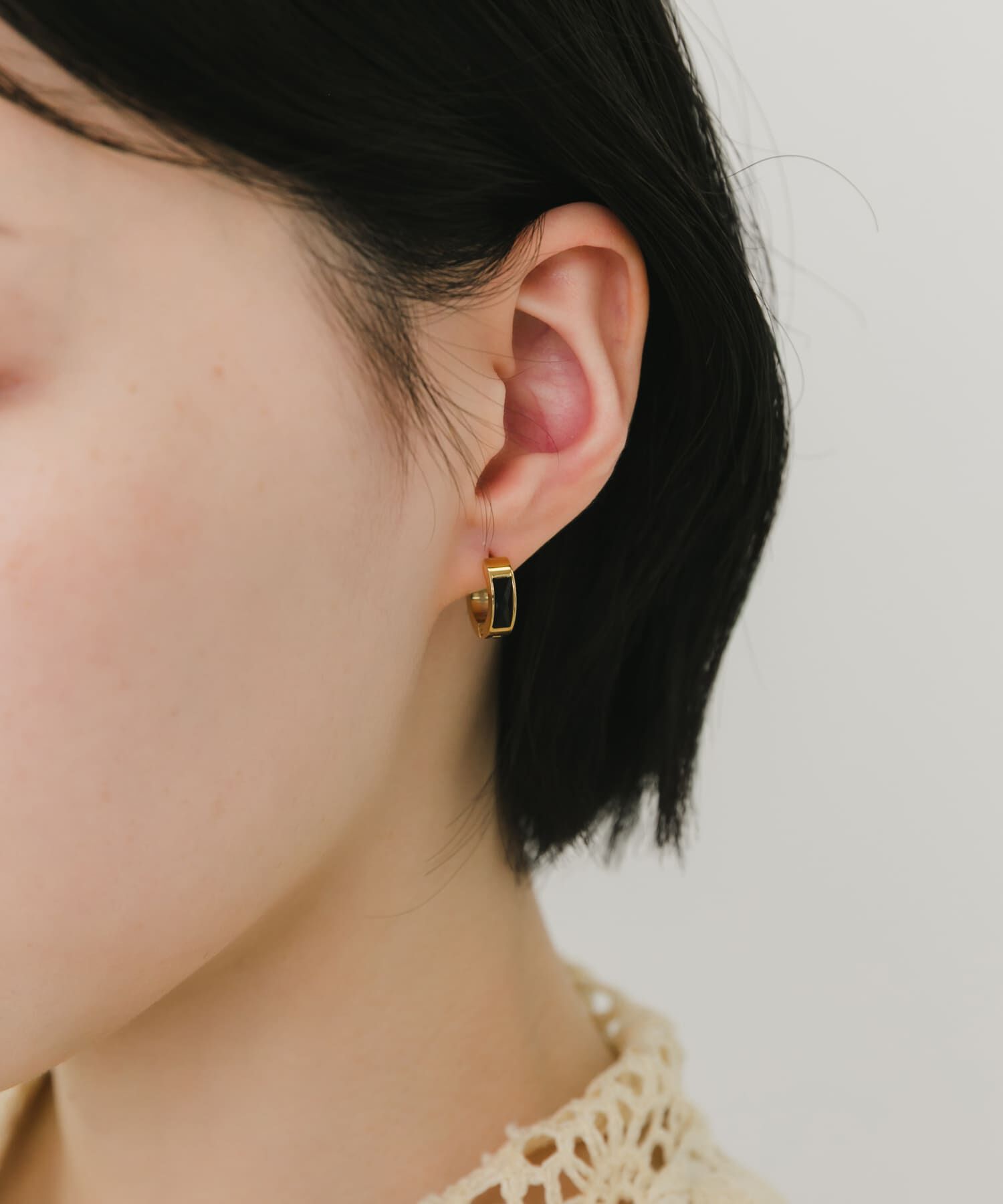 SMELLY「ステンレスブラックビジューフープピアス」|ピアス|