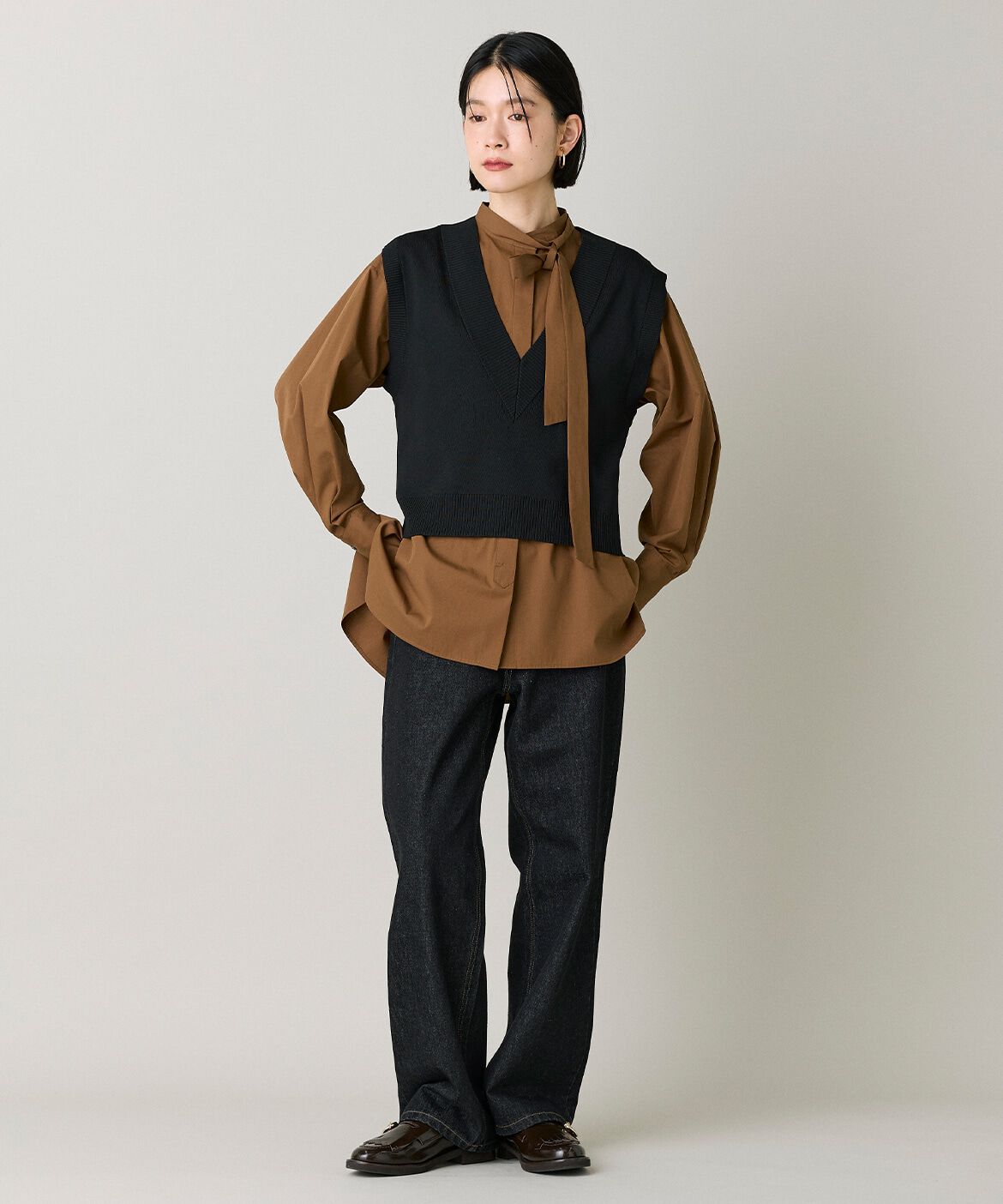 DAY by DAY it&rsquo;s international「ボウタイ付きシャツブラウス｜装い広がる上品ボウタイブラウス」|シャツ・ブラウス|