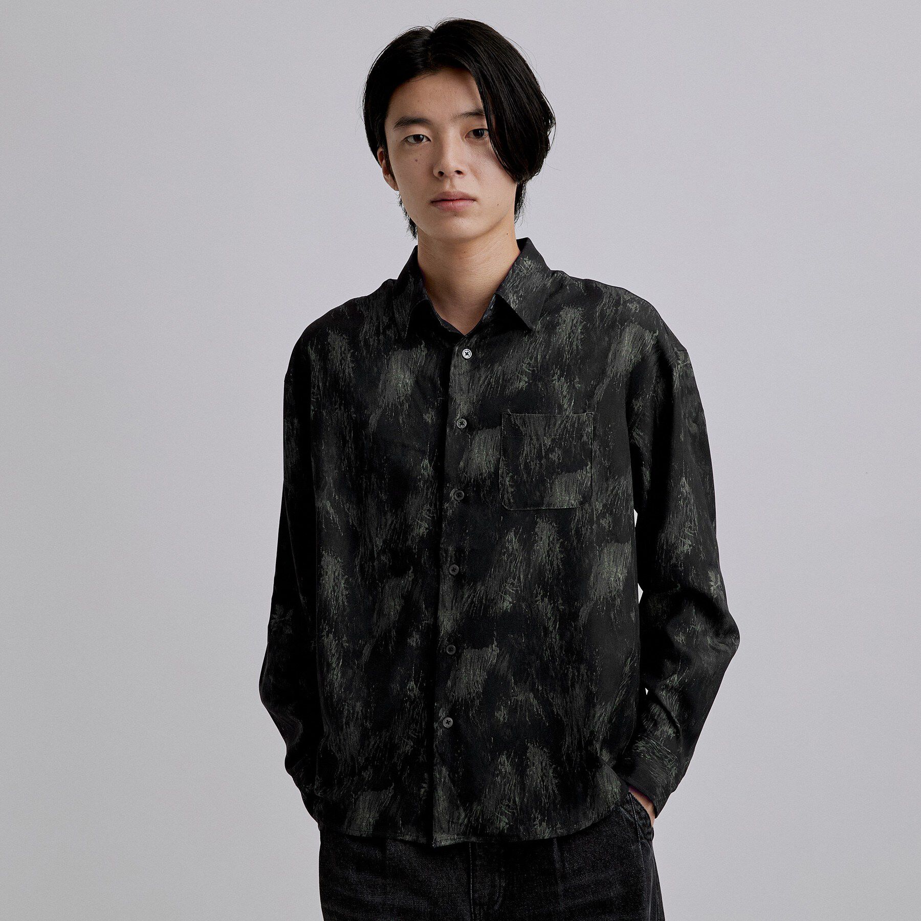 tk.TAKEO KIKUCHI「アブストペイント柄シャツ」|シャツ・ブラウス|