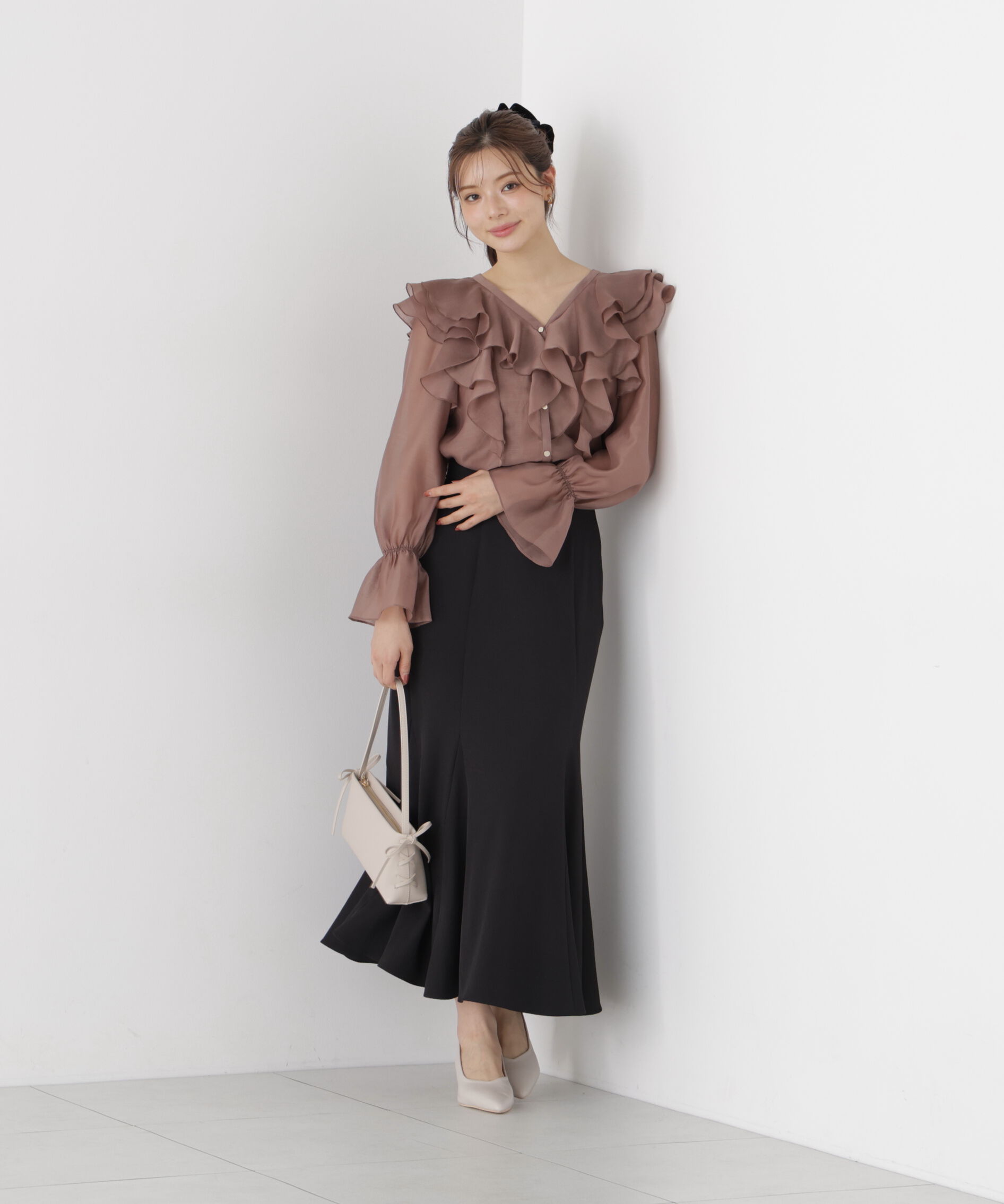 PROPORTION BODY DRESSING「ボリュームラッフルブラウス 26AW」|シャツ・ブラウス|
