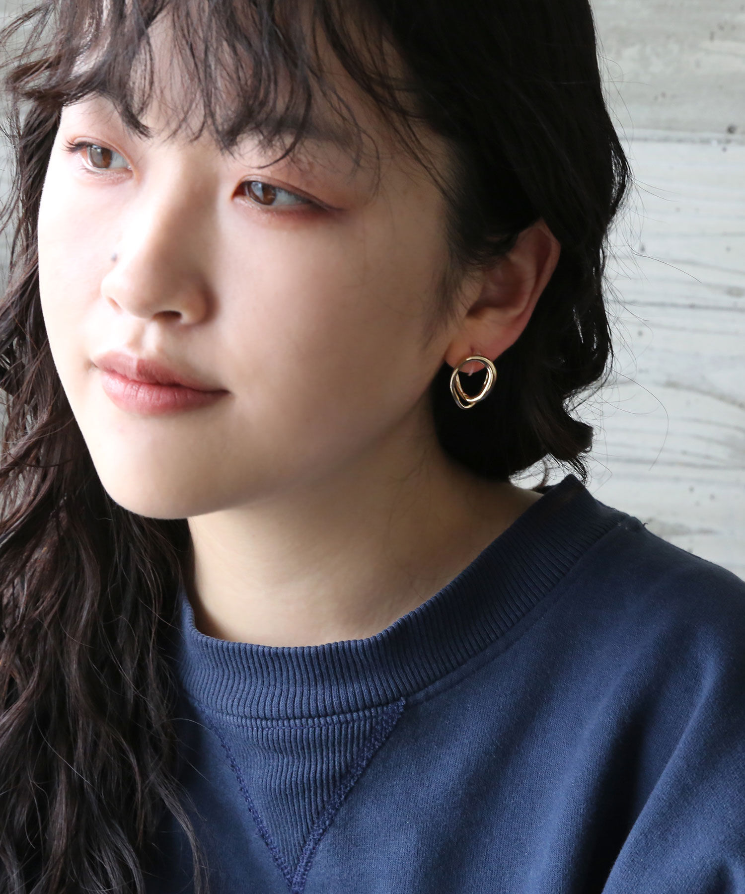 colleca la「ノンホール・ループライン樹脂イヤリング〈金属アレルギー対応〉」|イヤリング|