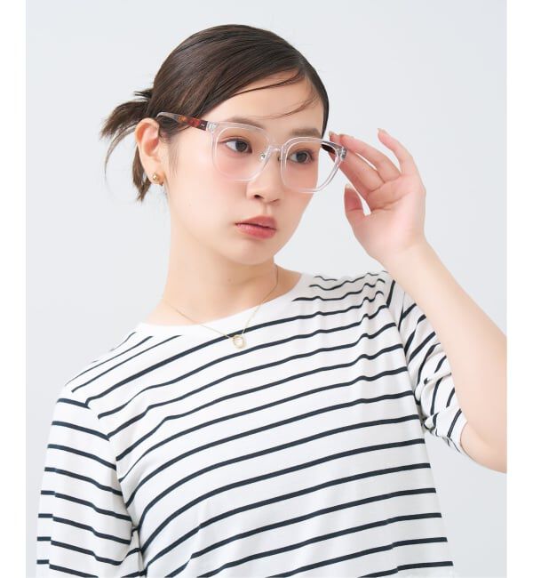  「小顔に見せてくれる計算されたウェリントン型 レンズ交換券付」|メガネ|