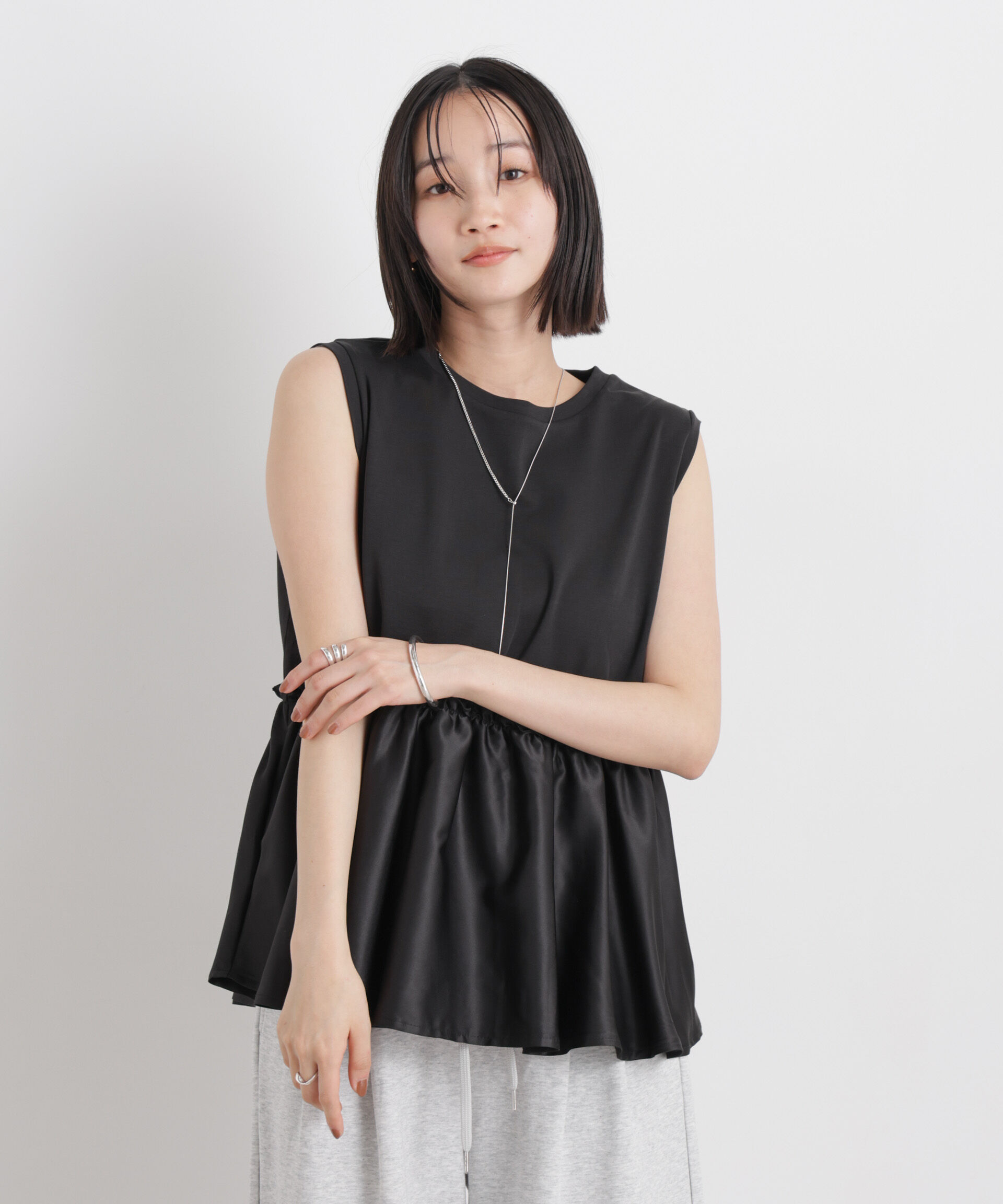 nano･universe「サテンペプラム異素材コンビノースリーブカットトップス」|Tシャツ・カットソー|