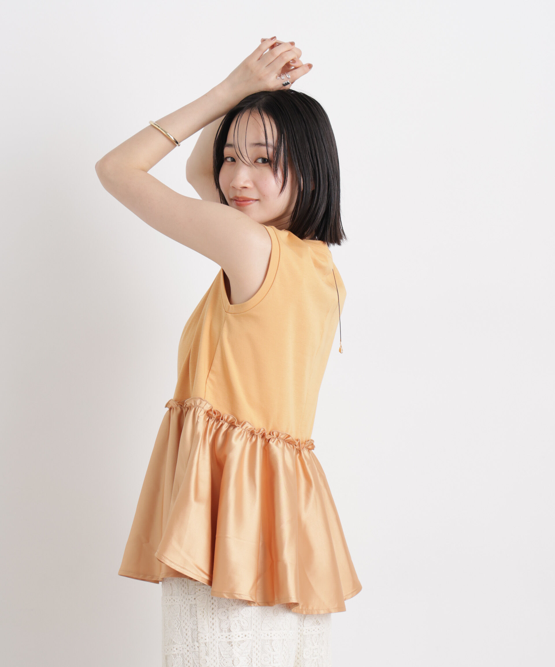 nano･universe「サテンペプラム異素材コンビノースリーブカットトップス」|Tシャツ・カットソー|