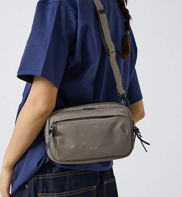 ABAHOUSE「【DsBk / ディーエスビーケー】 RECTANGLE SL SMALL ／シ」|ショルダー・メッセンジャー|グレー