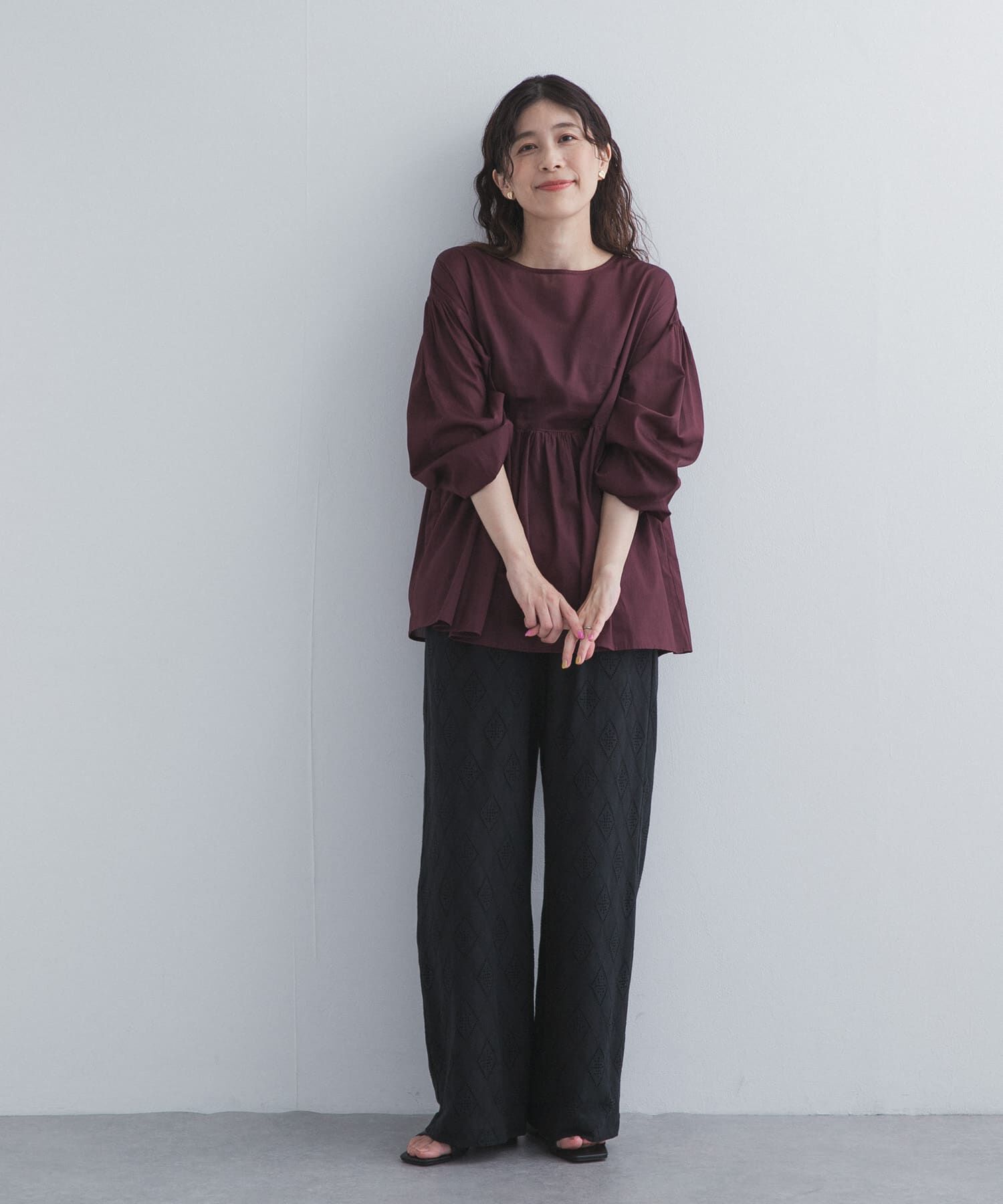 URBAN RESEARCH DOORS「コットンツイル2WAYギャザーブラウス 26AW」|シャツ・ブラウス|