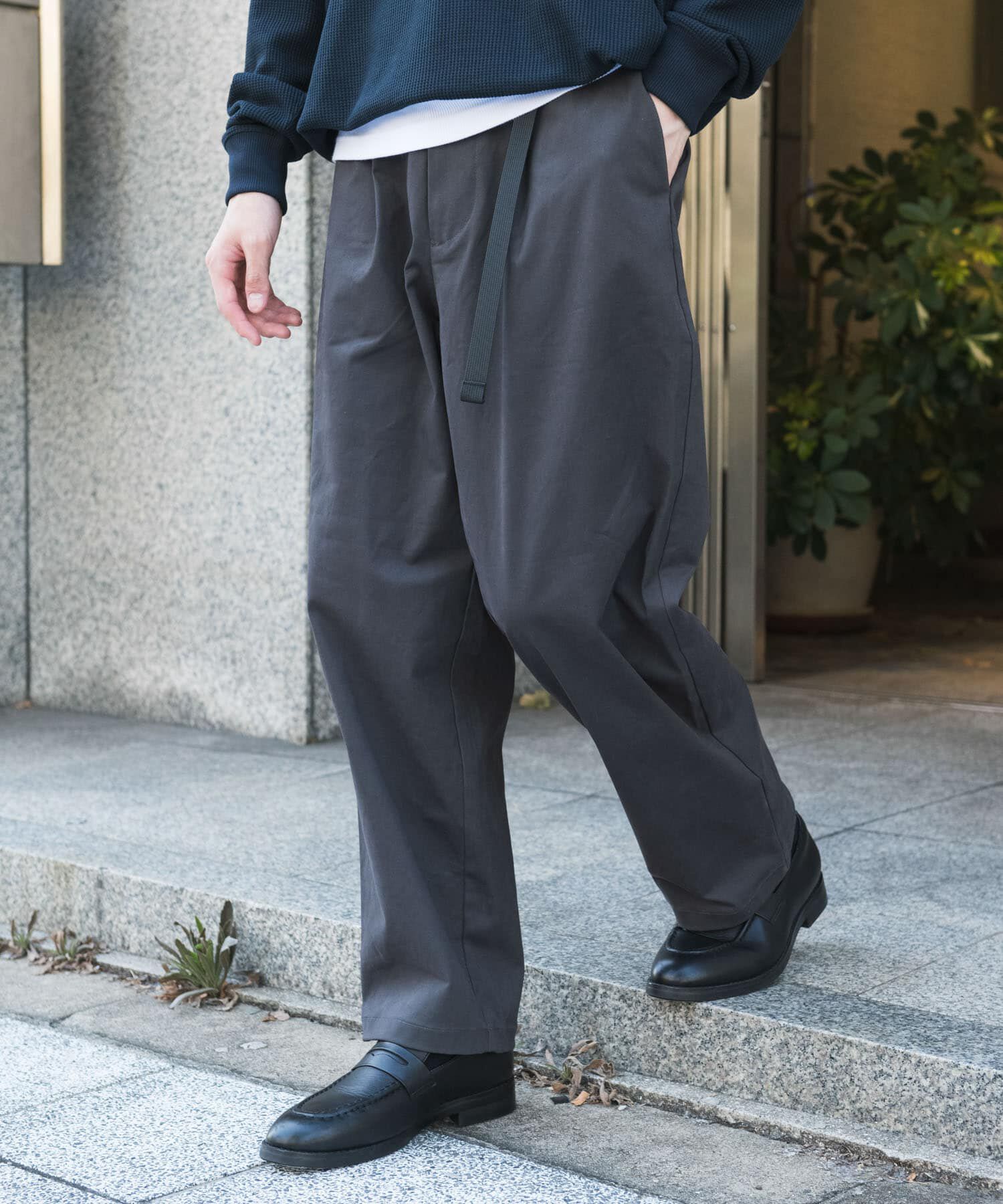 URBAN RESEARCH DOORS「『WEB限定』ウェビングベルトチノパンツ 26AW」|その他|チャコールグレー