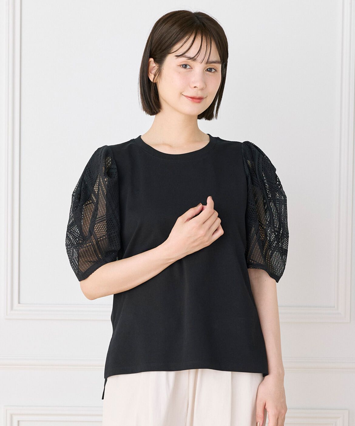 DAY by DAY it&rsquo;s international「袖レースカットソー｜涼しげな幾何学レースで魅せる大人Tシャツ」|Tシャツ・カットソー|