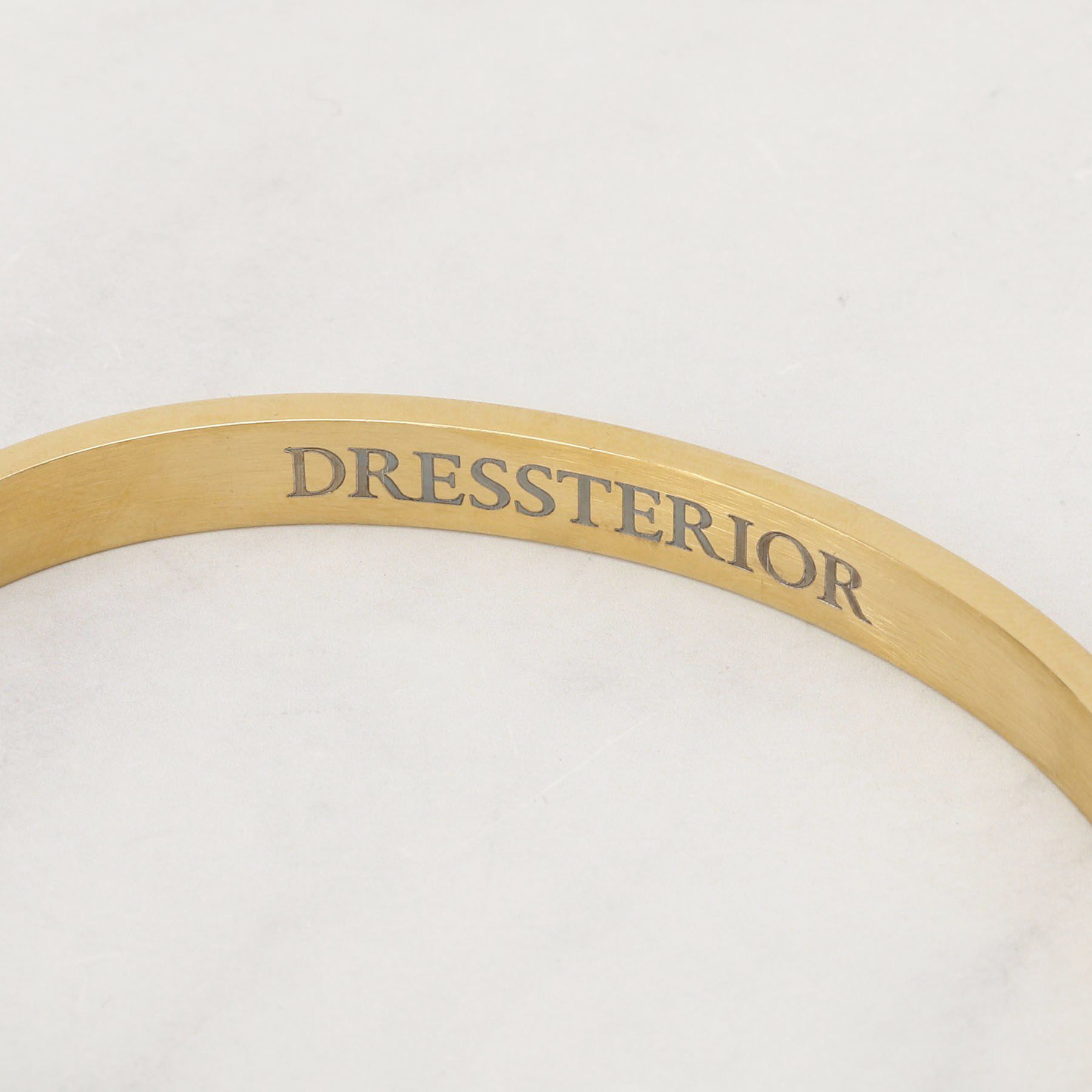 DRESSTERIOR「ゴールドラインバングル」|ブレスレット・バングル|
