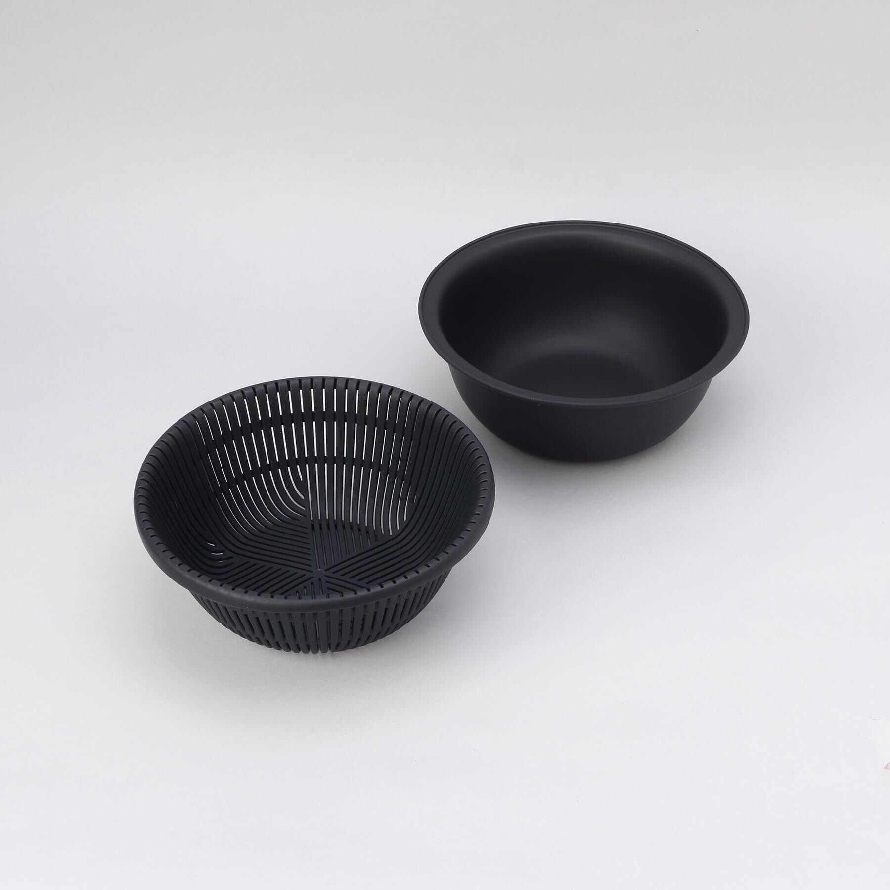 212 KITCHEN STORE「きほんの道具 ザルボウル２点セット 18cm DGY ＜marna  マーナ＞」|食器・キッチングッズ|