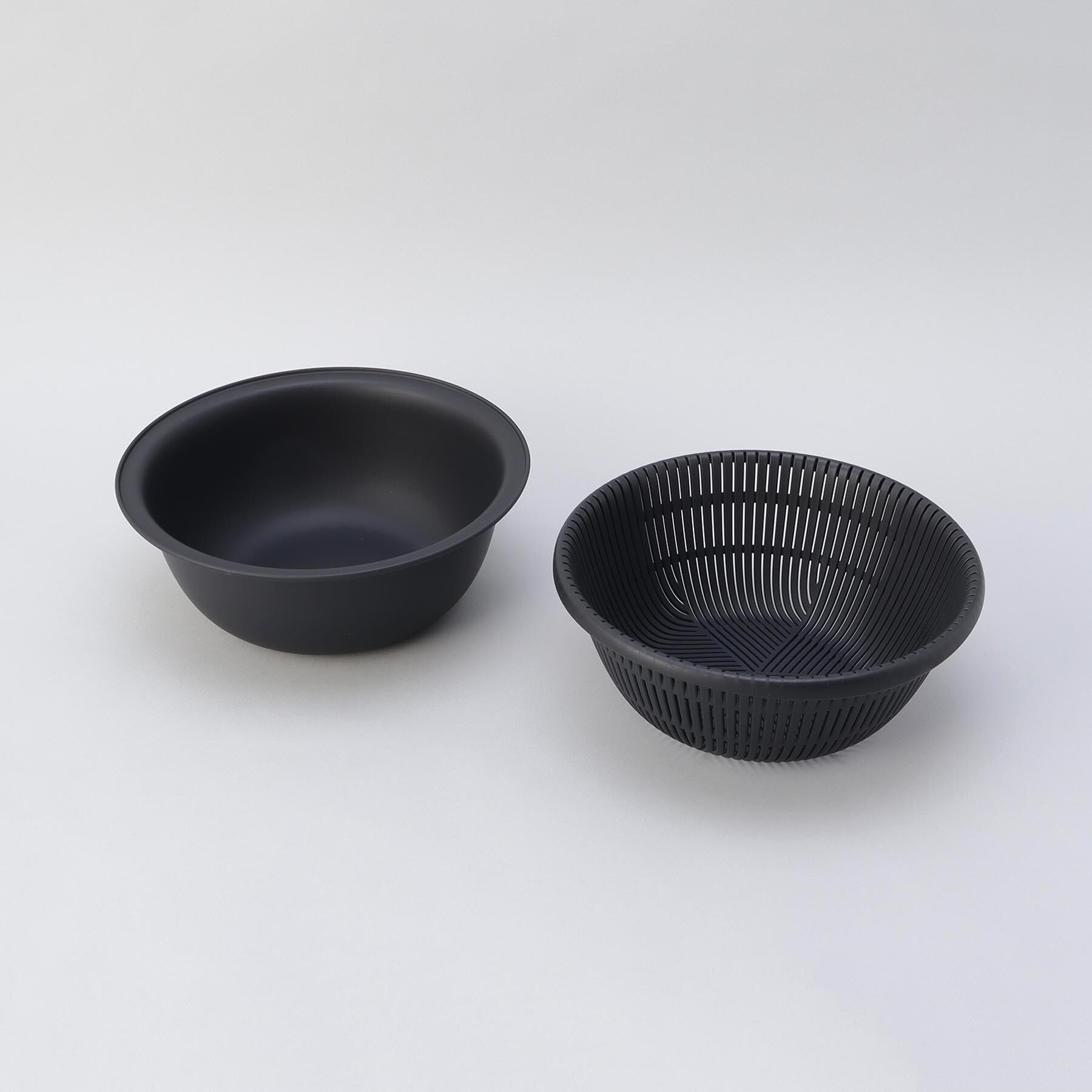 212 KITCHEN STORE「きほんの道具 ザルボウル２点セット 21cm DGY ＜marna  マーナ＞」|食器・キッチングッズ|