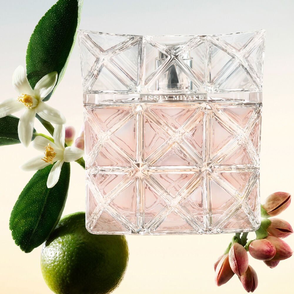  「イッセイミヤケパルファム ルミエールドゥ イッセイ オードパルファム アクアティック フローラル (30mL)」|香水・フレグランス|