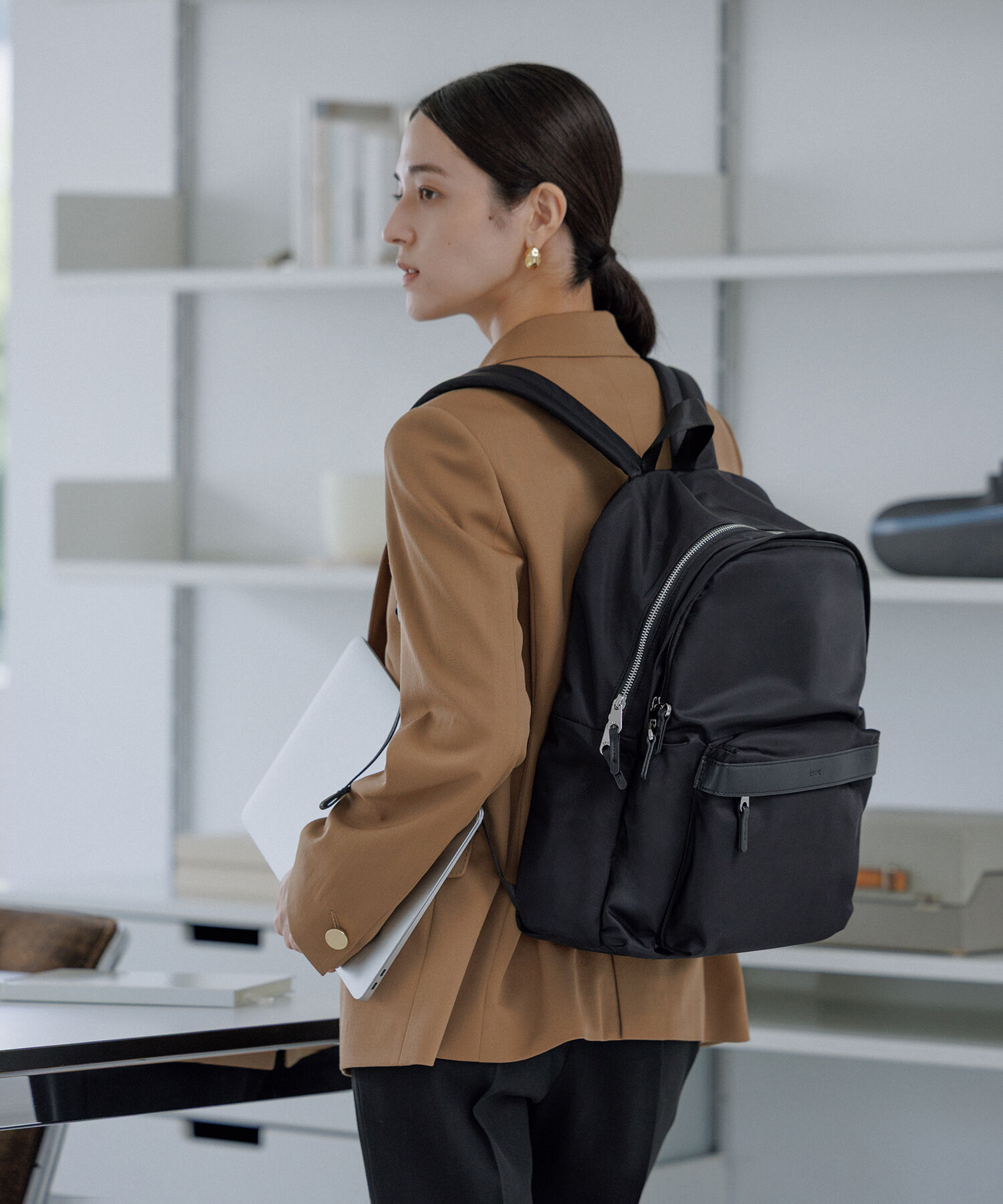 E'POR「【E'POR】【A4/PC対応・撥水・軽量】Pac Sac(パックサック)【26SS/新型】/累計1万点販売・一部WEB限定」|リュック|ブラック(01)