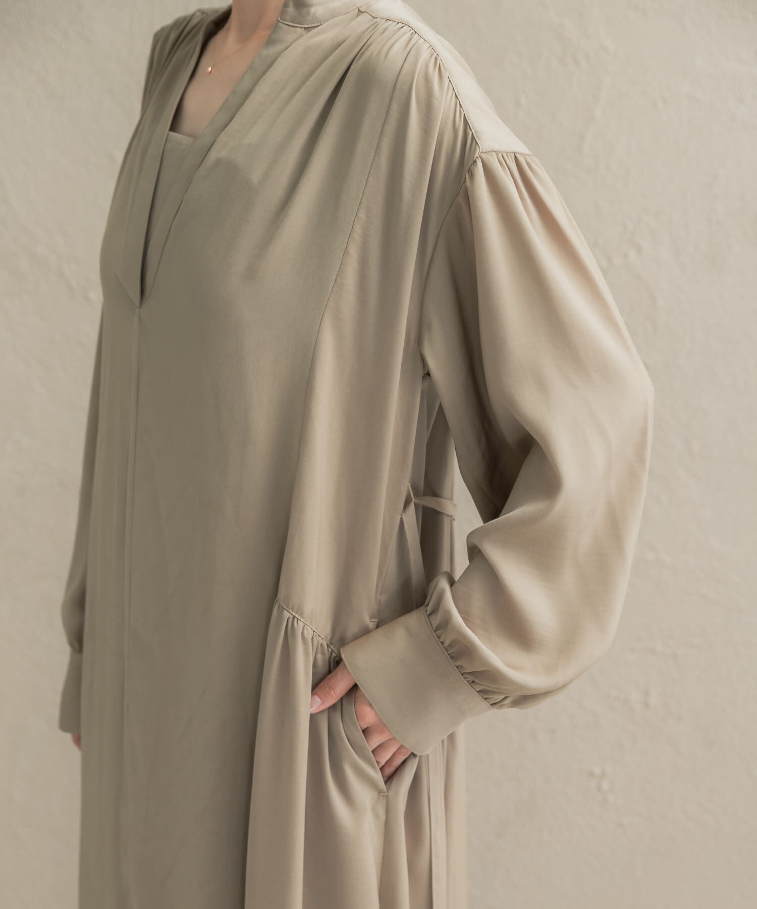 URBAN RESEARCH ROSSO「ヴィンテージサテンテントワンピース」|ワンピース|
