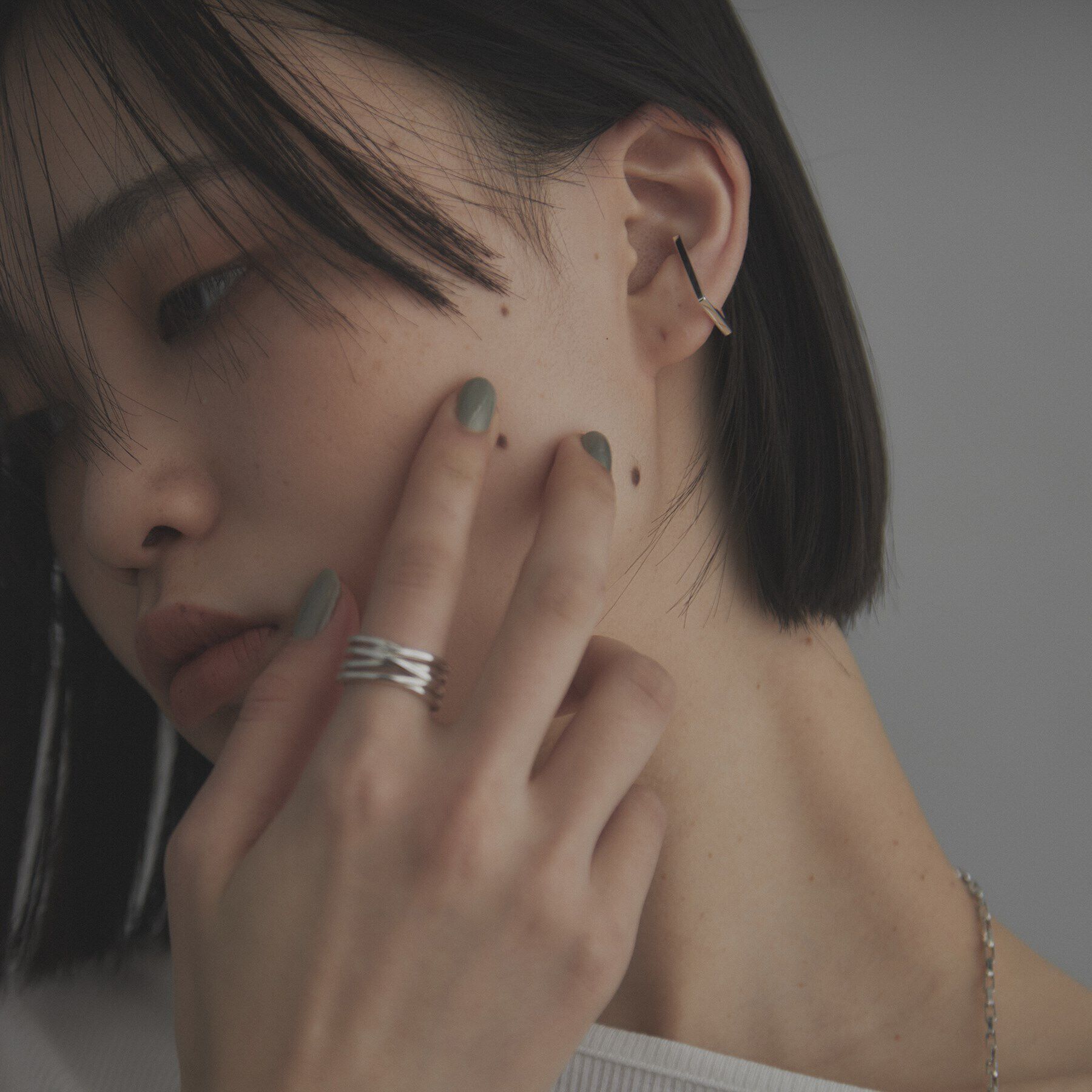COCOSHNIK ONKITSCH「シルバー レクタングルイヤーカフ」|イヤーカフ|