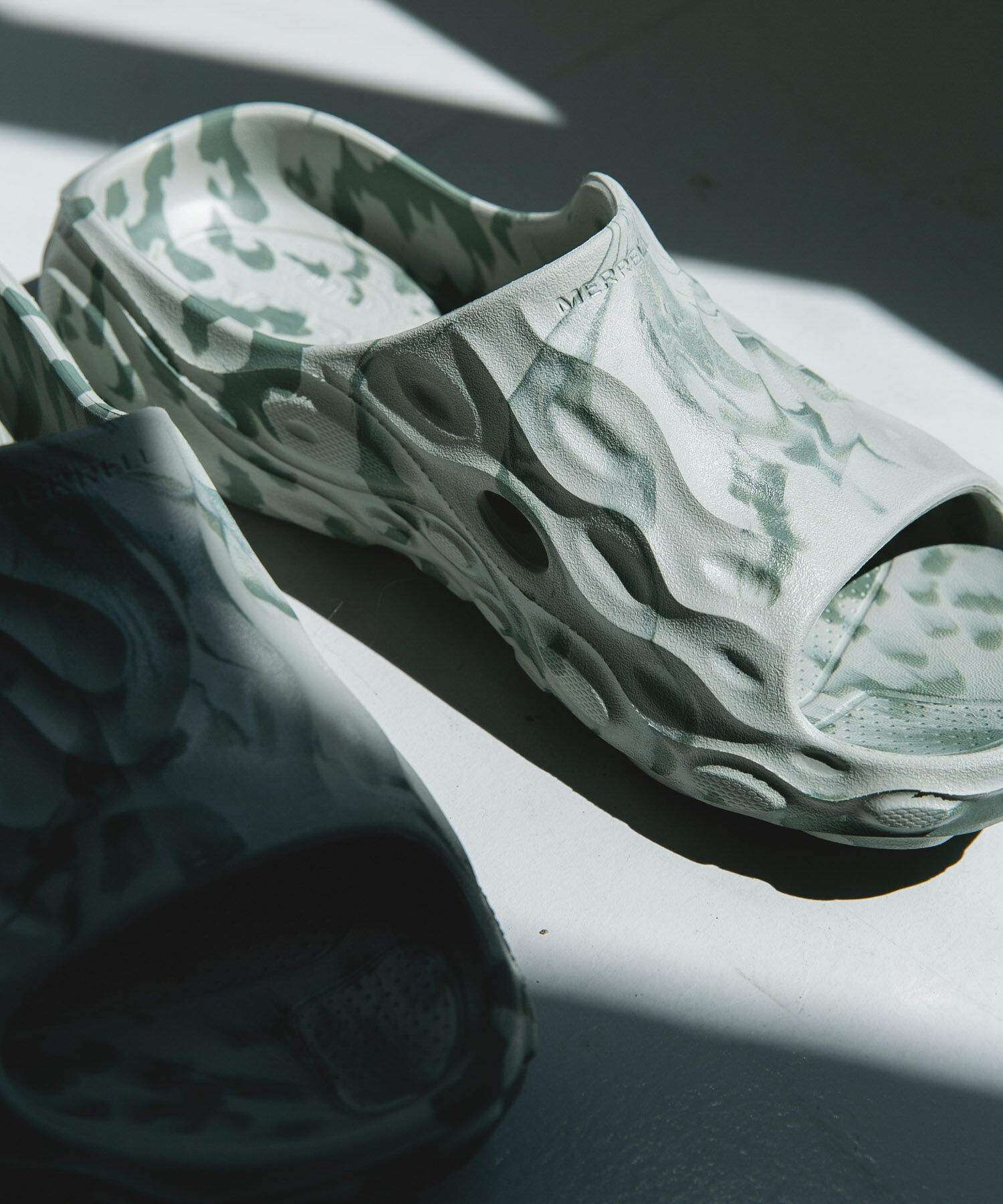URBAN RESEARCH DOORS「MERRELL　EXCLUSIVE HYDRO SLIDE 2」|サンダル|