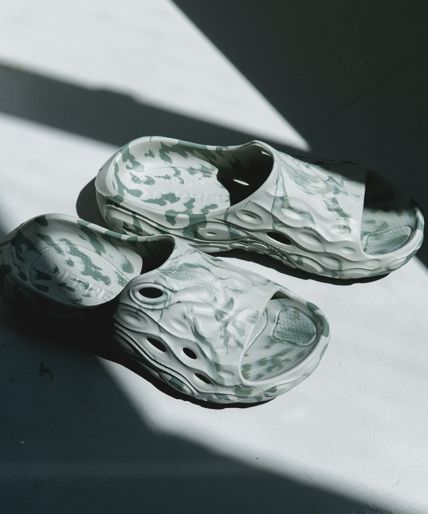 URBAN RESEARCH DOORS「MERRELL　EXCLUSIVE HYDRO SLIDE 2」|サンダル|