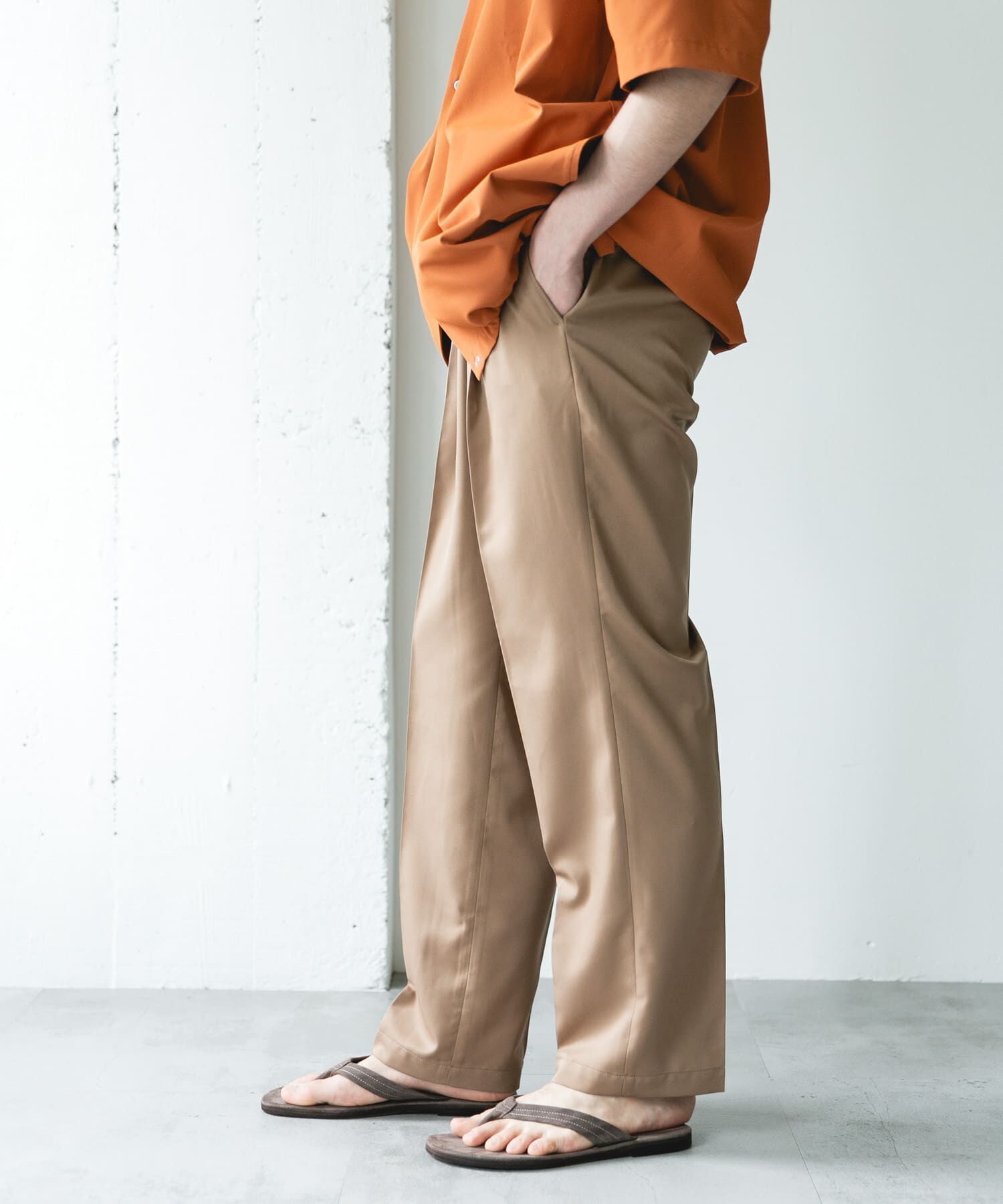 URBAN RESEARCH DOORS「COOLFIBER ツイルシャーリングスラックス」|その他|