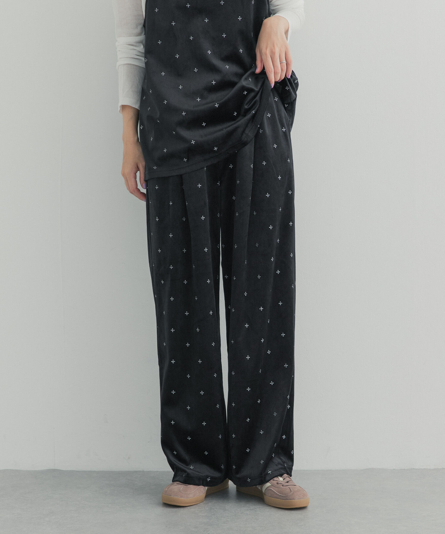 URBAN RESEARCH DOORS「刺繍ベロアイージーパンツ 26AW」|その他|