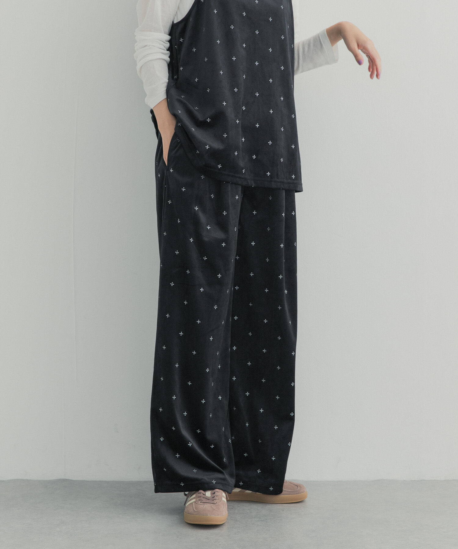 URBAN RESEARCH DOORS「刺繍ベロアイージーパンツ 26AW」|その他|
