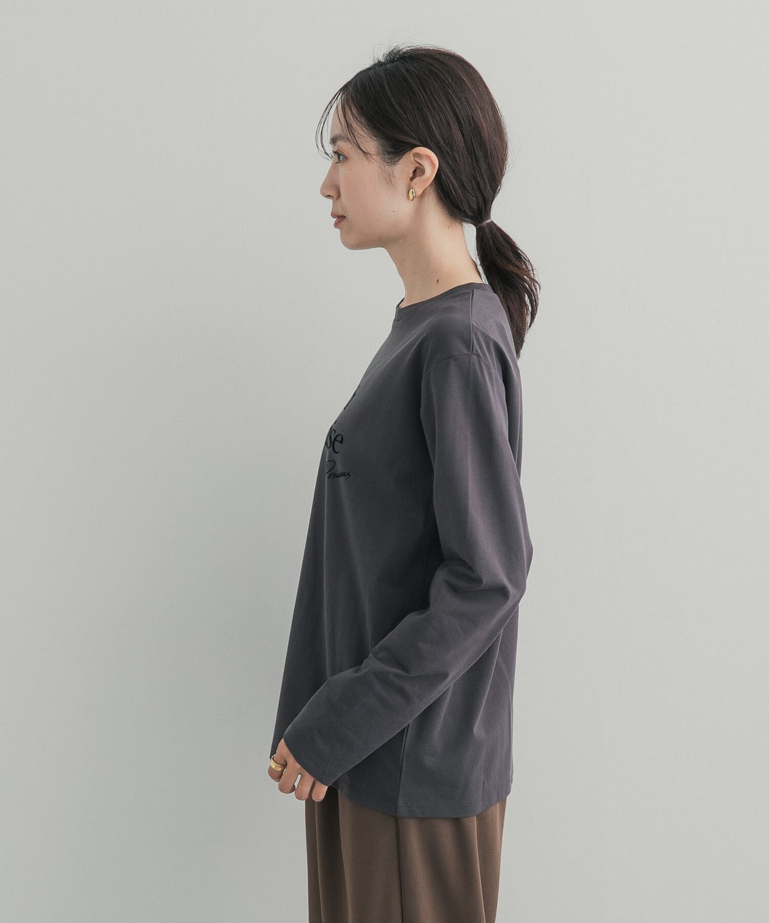 URBAN RESEARCH DOORS「フロッキーロゴプリントロングTシャツ 26AW」|Tシャツ・カットソー|