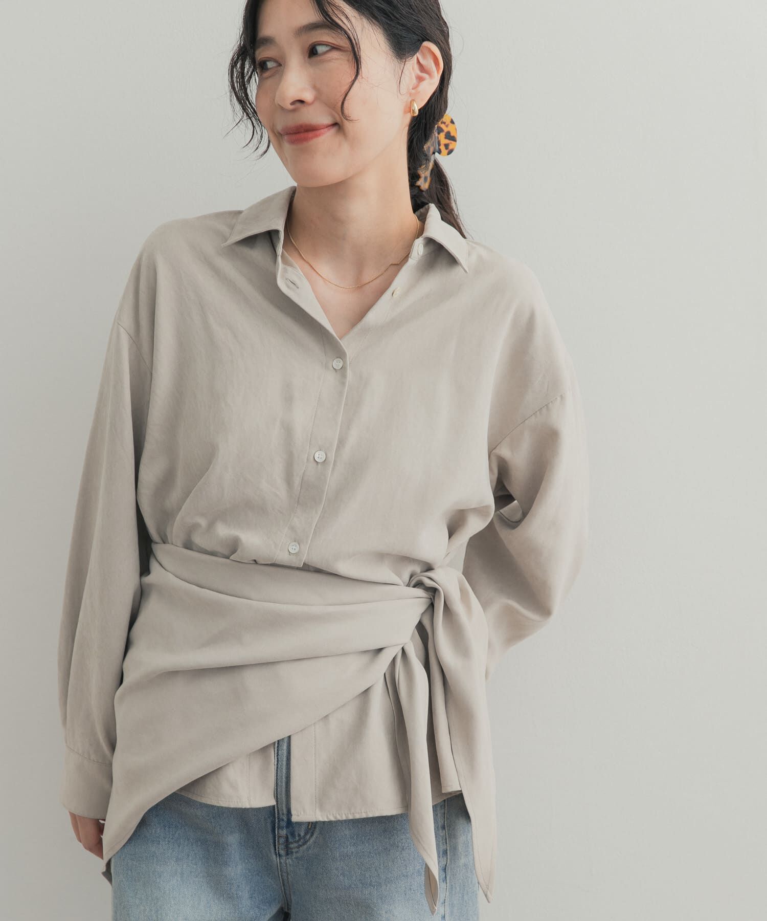 URBAN RESEARCH DOORS「『WEB限定』スカーフ付きピーチ起毛シャツ」|シャツ・ブラウス|ベージュ系その他