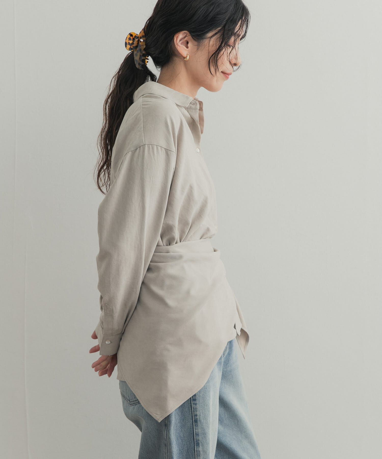 URBAN RESEARCH DOORS「『WEB限定』スカーフ付きピーチ起毛シャツ」|シャツ・ブラウス|