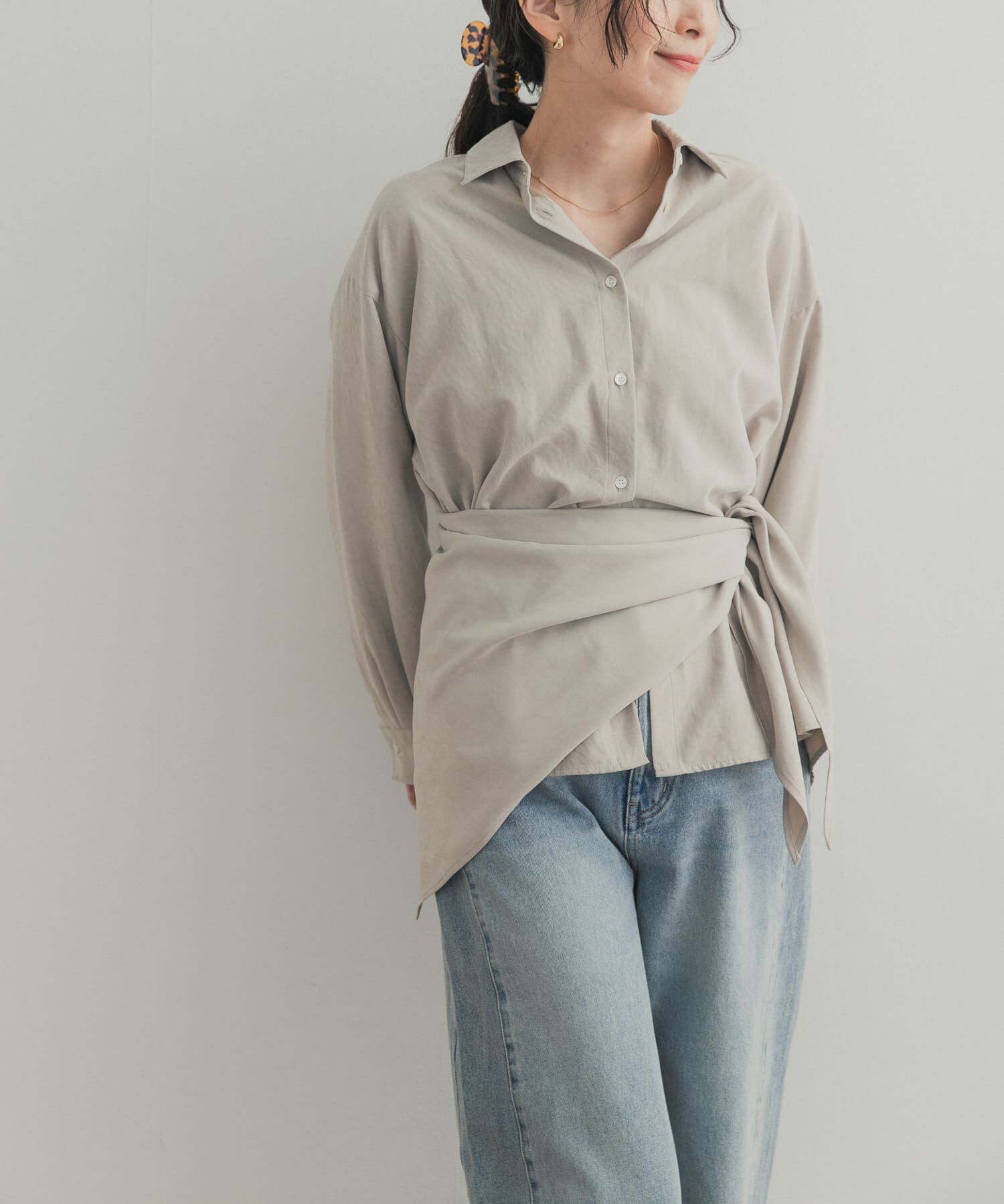 URBAN RESEARCH DOORS「『WEB限定』スカーフ付きピーチ起毛シャツ」|シャツ・ブラウス|