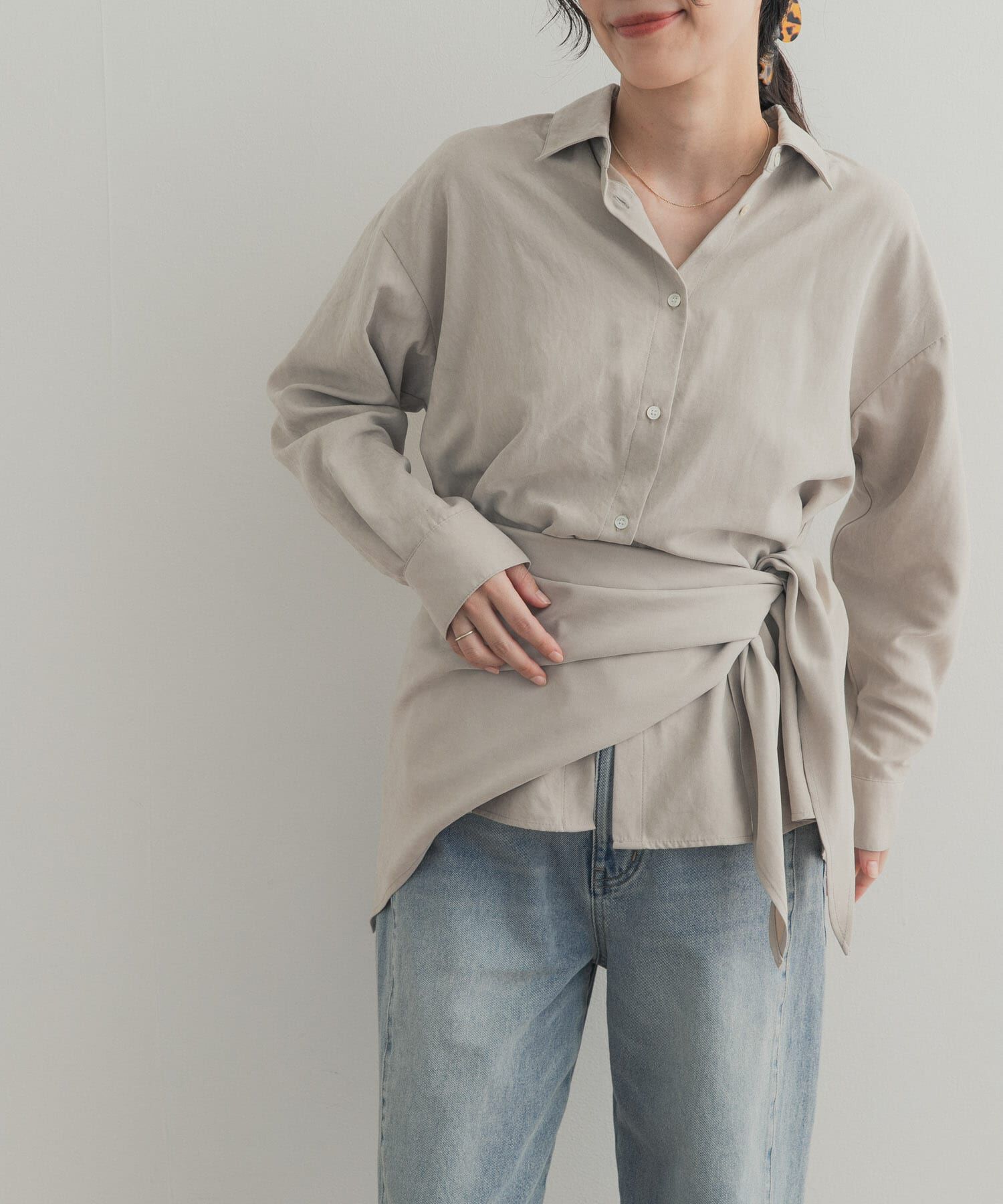 URBAN RESEARCH DOORS「『WEB限定』スカーフ付きピーチ起毛シャツ」|シャツ・ブラウス|