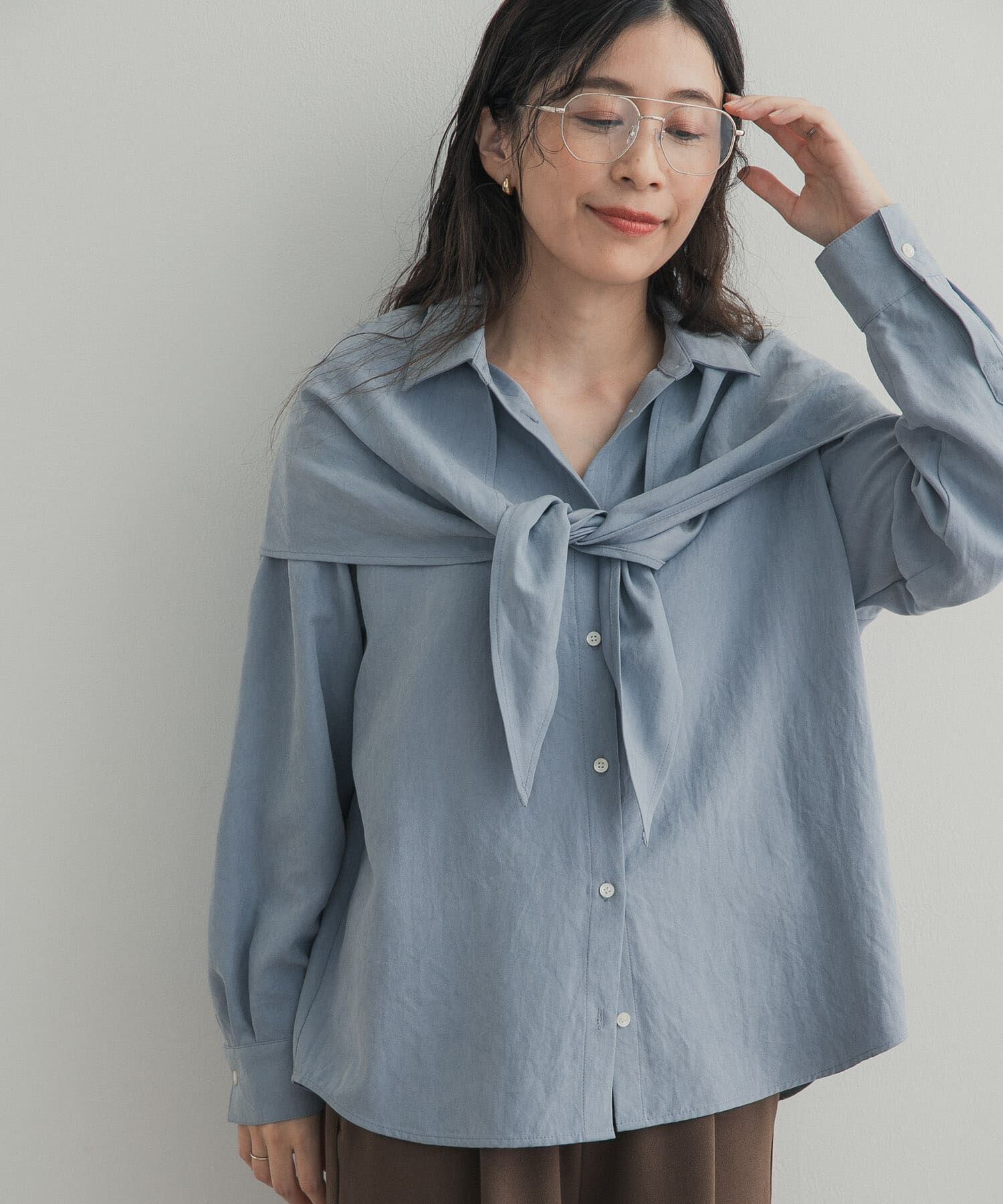 URBAN RESEARCH DOORS「『WEB限定』スカーフ付きピーチ起毛シャツ」|シャツ・ブラウス|ブルー
