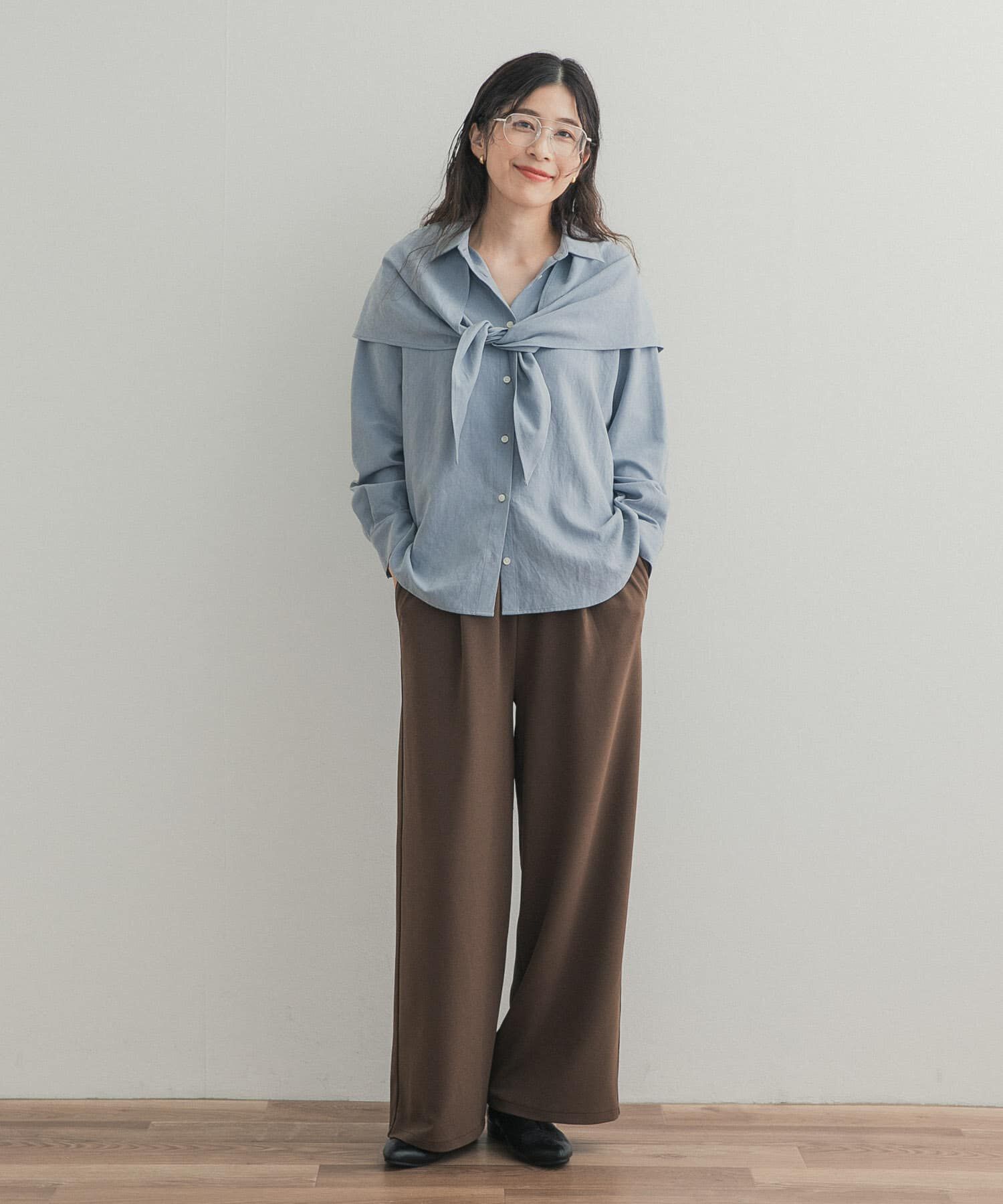 URBAN RESEARCH DOORS「『WEB限定』スカーフ付きピーチ起毛シャツ」|シャツ・ブラウス|