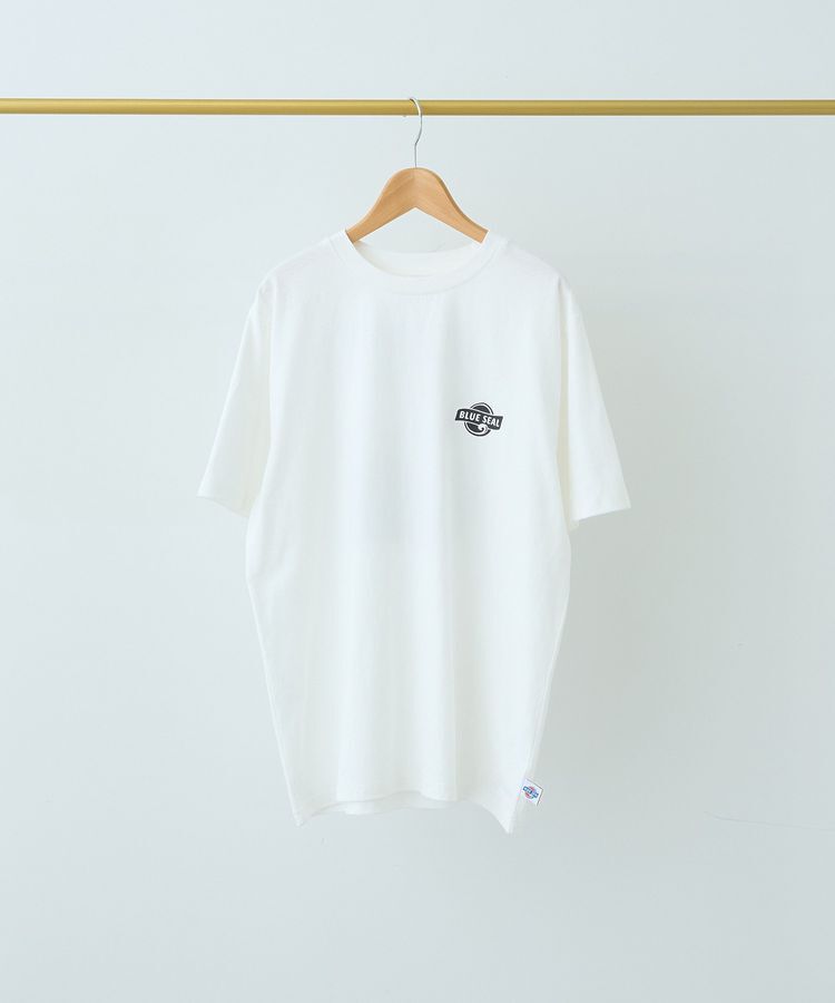 AMERICAN HOLIC「【沖縄・EC限定 BLUE SEAL】ジョニーフォトTシャツ」|Tシャツ・カットソー|
