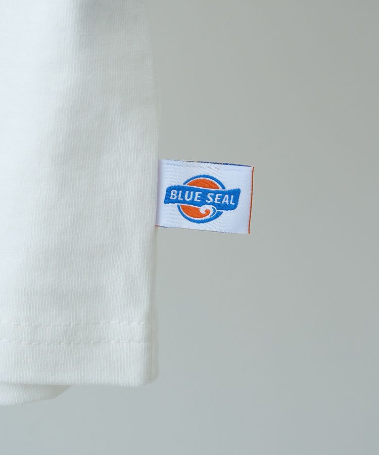 AMERICAN HOLIC「【沖縄・EC限定 BLUE SEAL】ジョニーフォトTシャツ」|Tシャツ・カットソー|