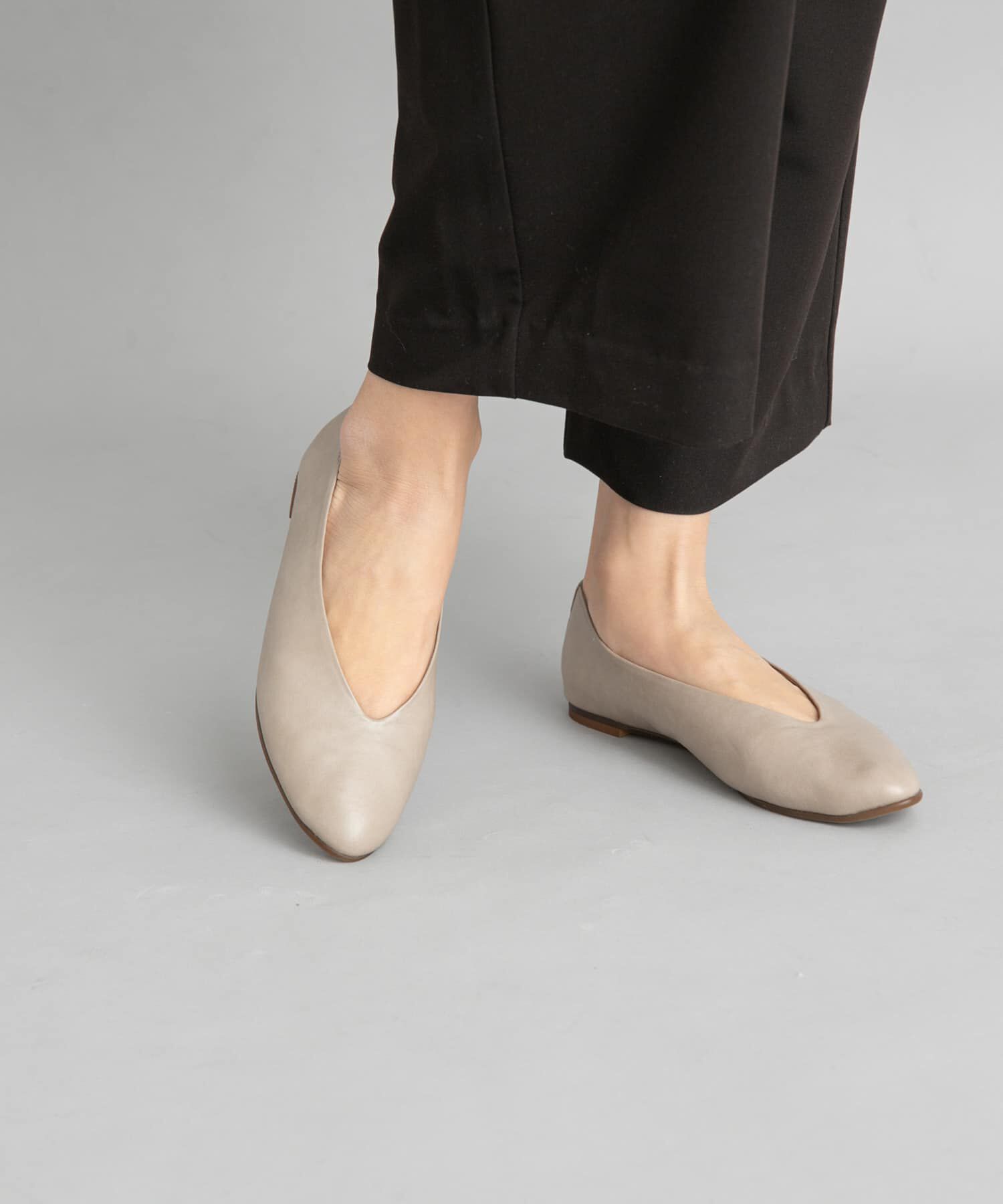 URBAN RESEARCH DOORS「Vカットパンプス」|パンプス|