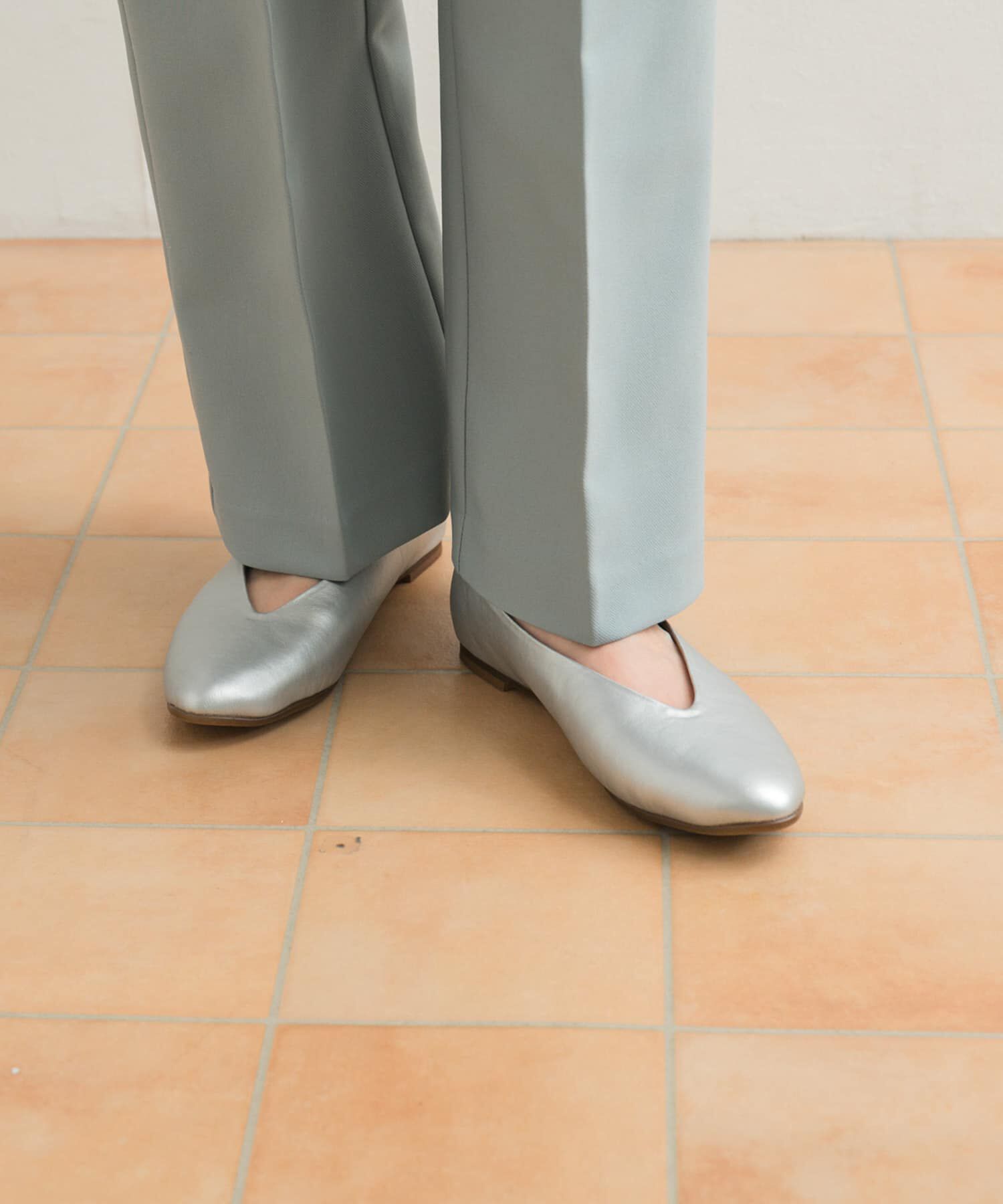 URBAN RESEARCH DOORS「Vカットパンプス」|パンプス|