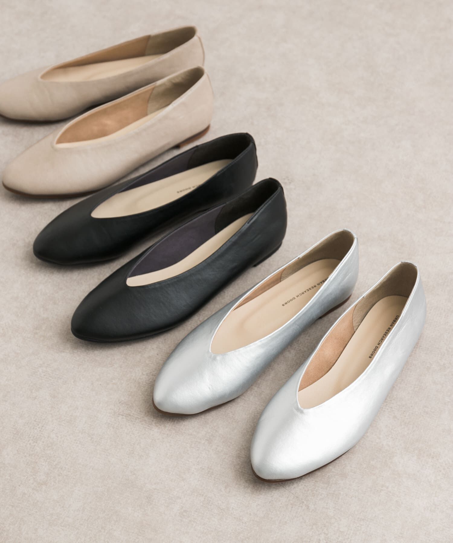 URBAN RESEARCH DOORS「Vカットパンプス」|パンプス|