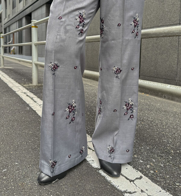 Doux archives「オリジナル刺繍セミフレアパンツ」|チノ|
