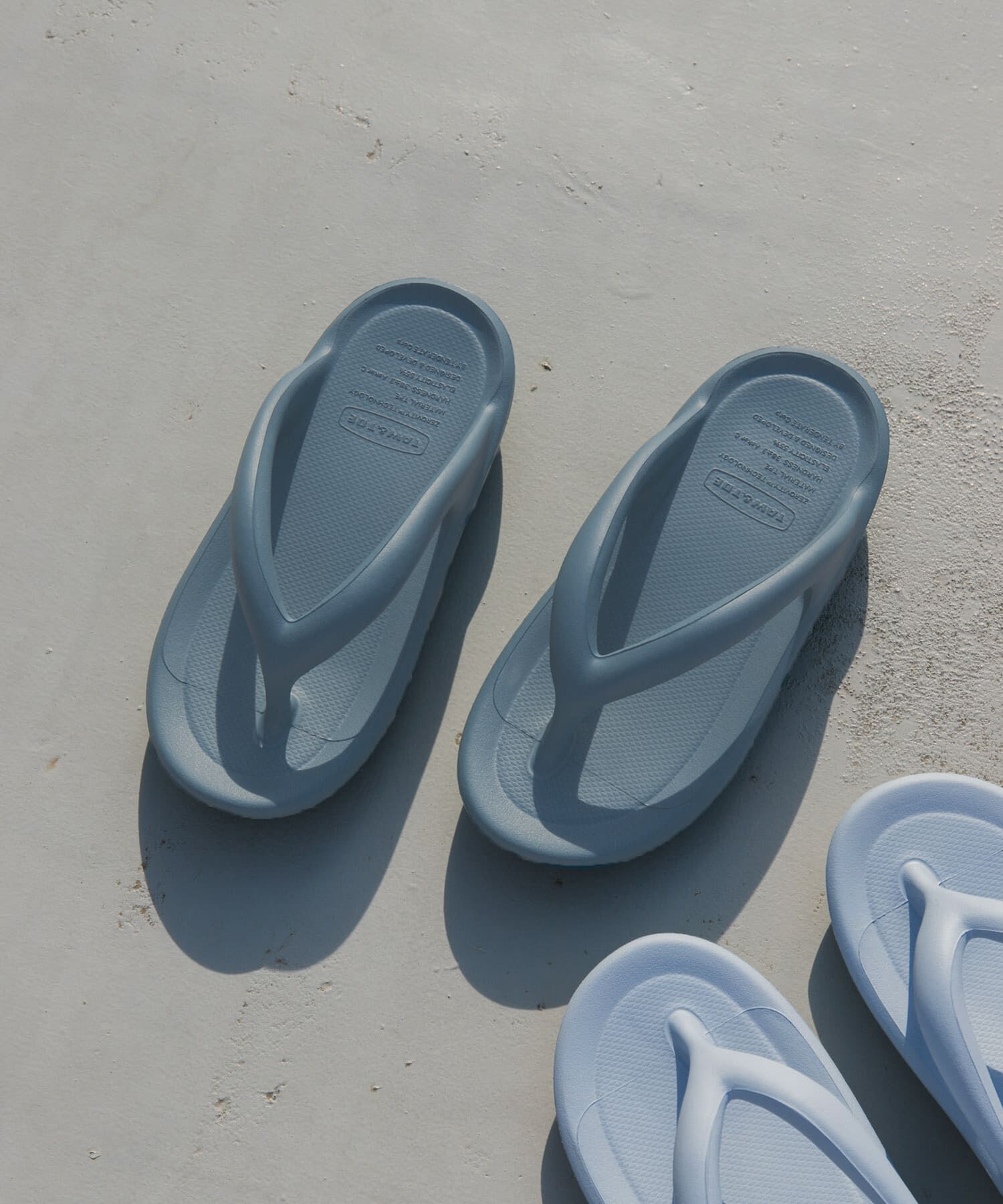 URBAN RESEARCH DOORS「TAW&TOE　ZEROVITY Flip Flop OG」|サンダル|ブルー