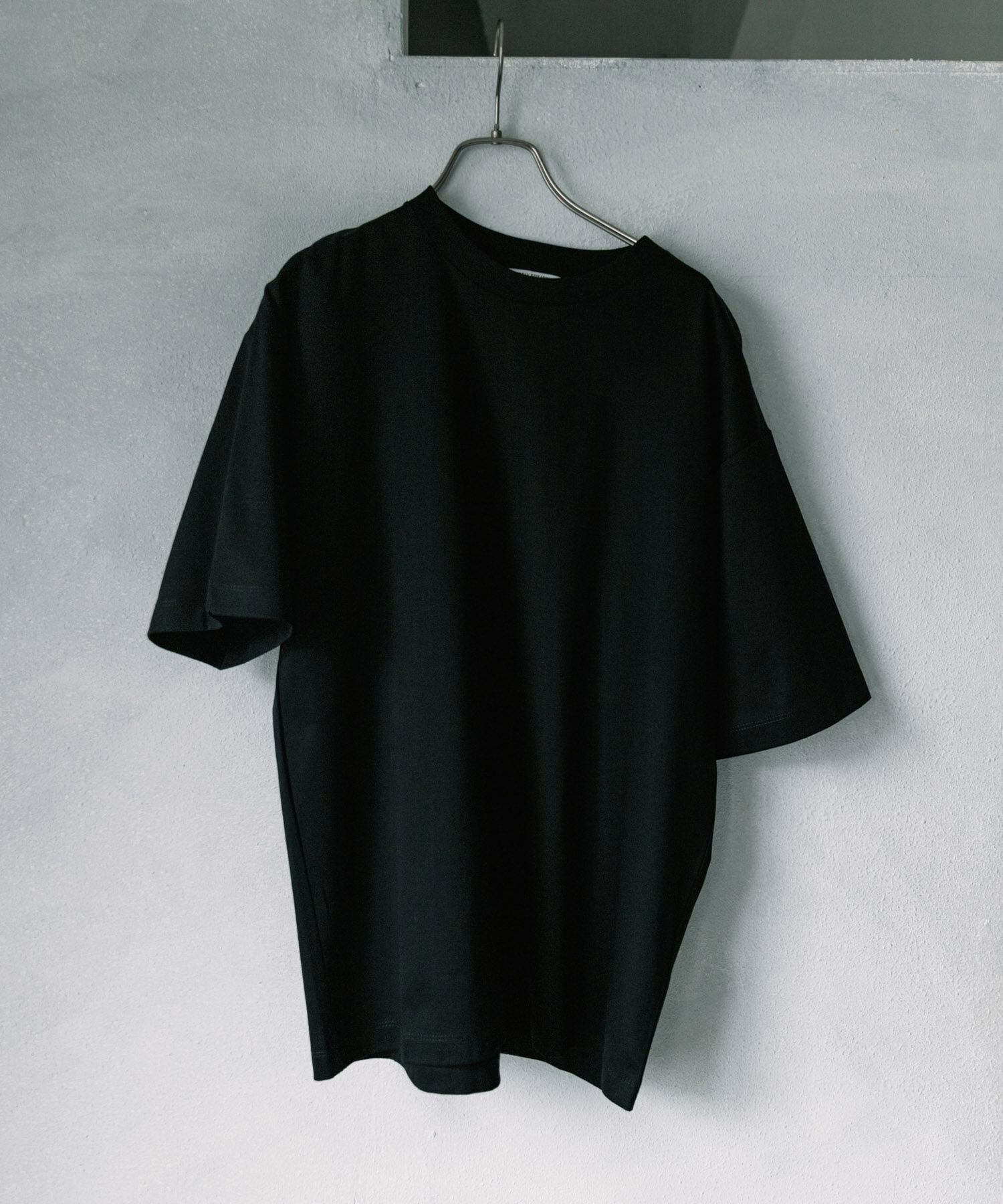 URBAN RESEARCH DOORS「『仁村紗和さん着用』『UR TECH』 サマシェア クルーネックTシャツ」|Tシャツ・カットソー|ブラック